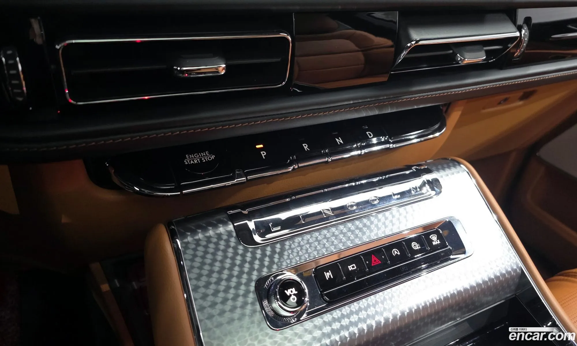 Lincoln Aviator 2025 5LM5J9XC0SGL09493 — 3