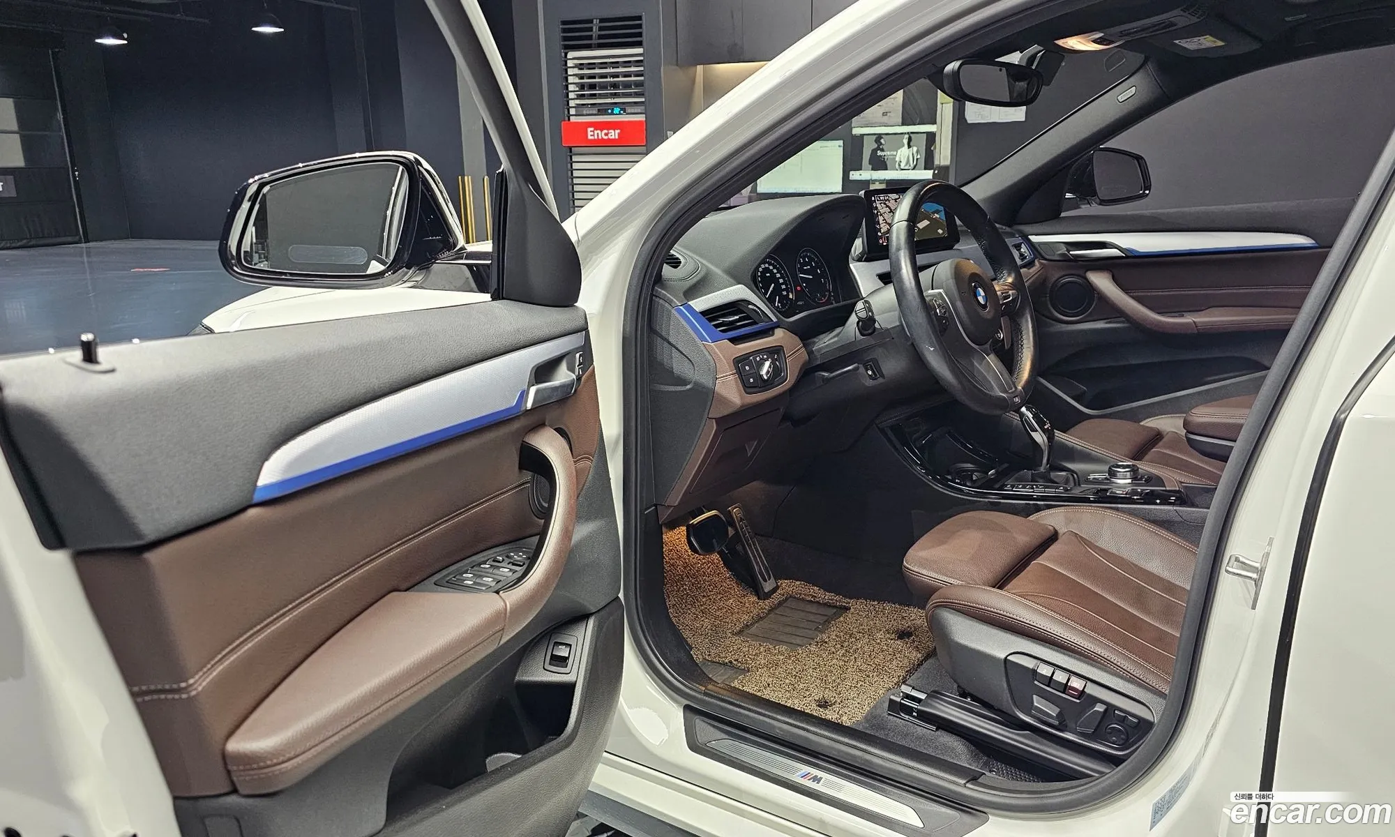 BMW X2 2023 WBA11DF07P5W82014 — 17