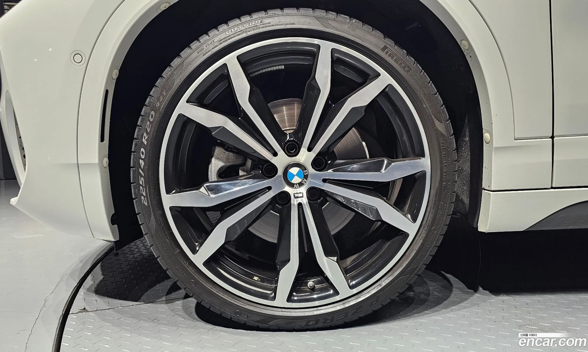 BMW X2 2023 WBA11DF07P5W82014 — 13