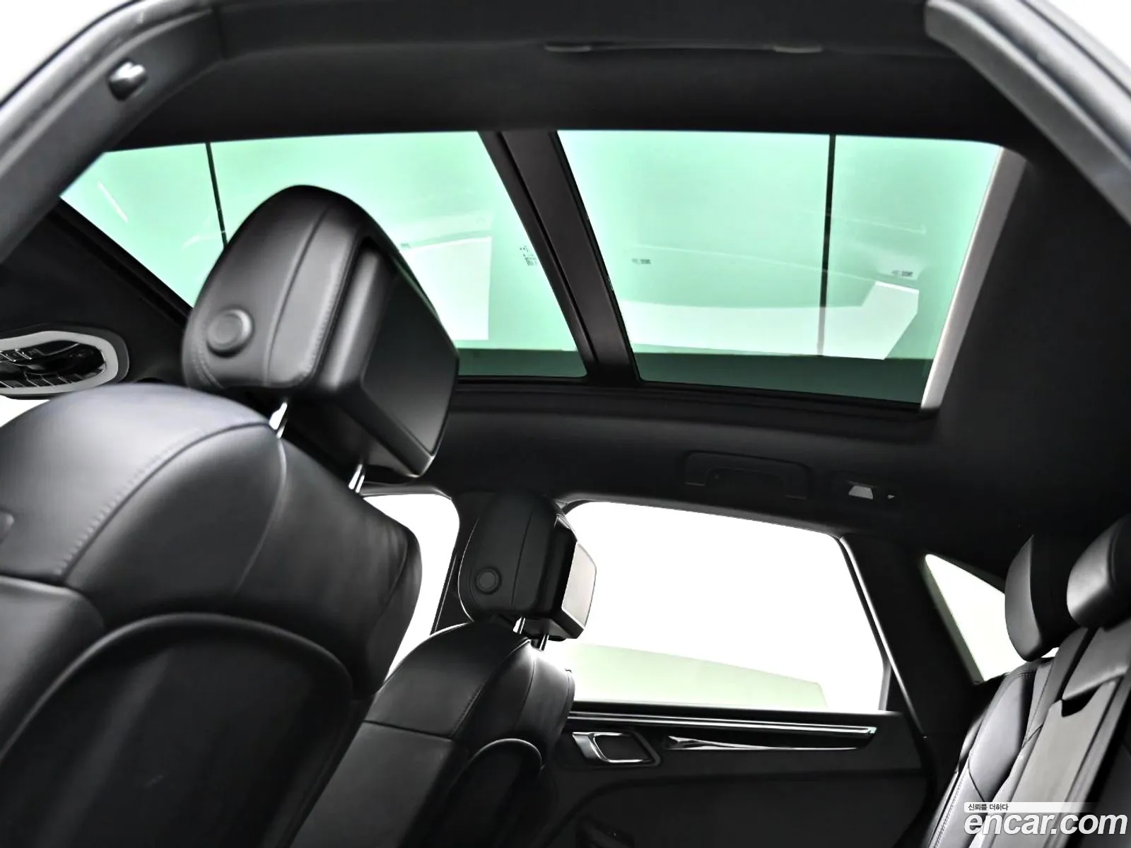Porsche Macan 2016 WP1AD2956HLB70021 — 18