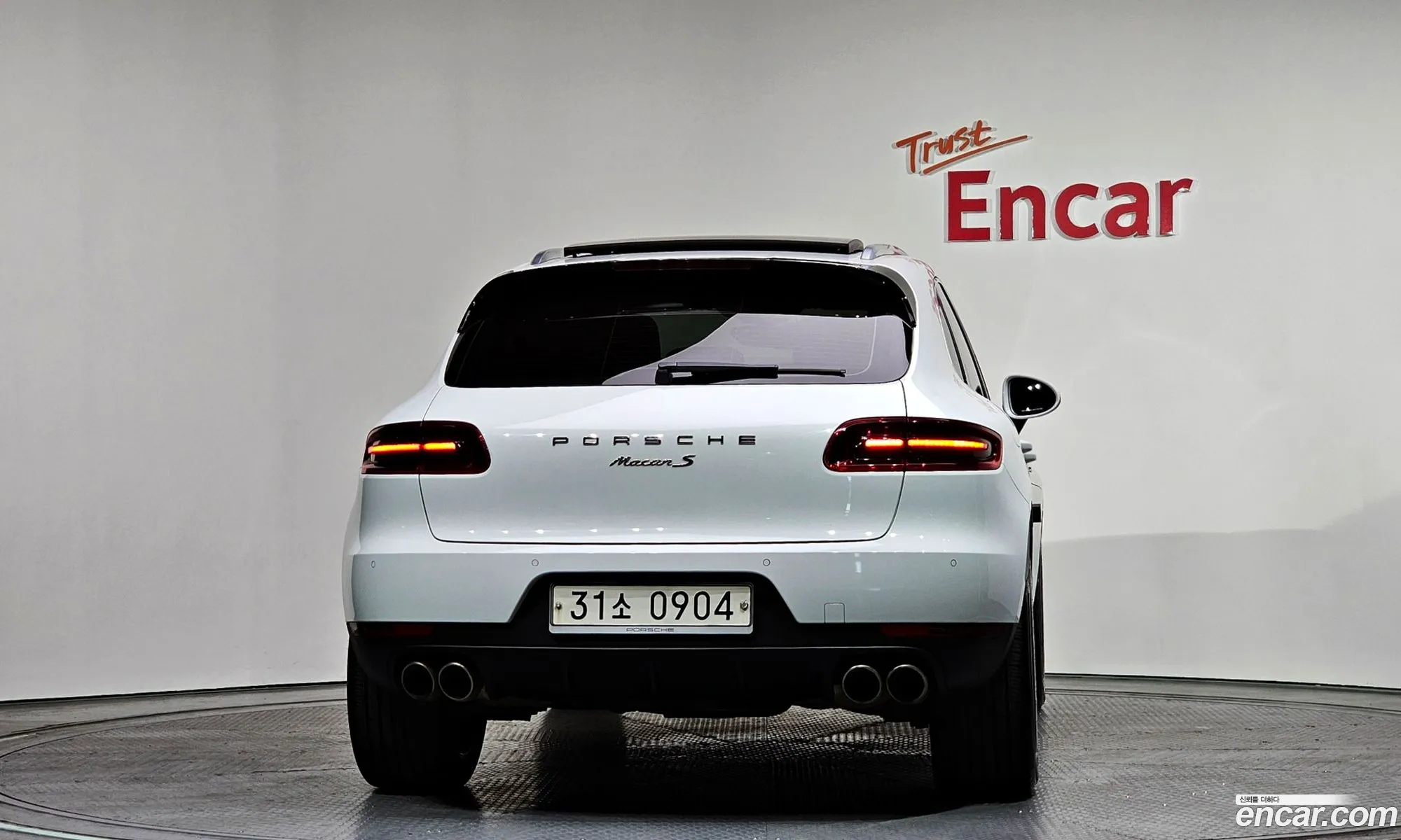 Porsche Macan 2016 WP1AD2956HLB70021 — 16