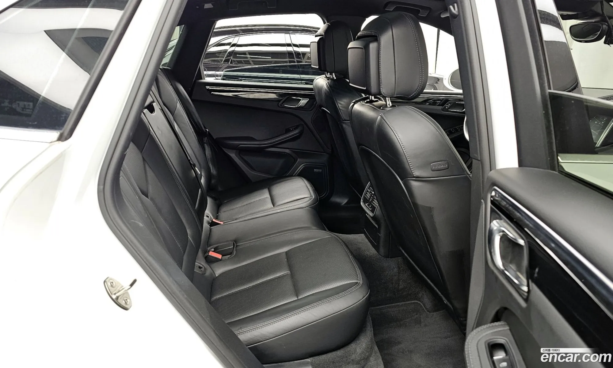 Porsche Macan 2016 WP1AD2956HLB70021 — 17
