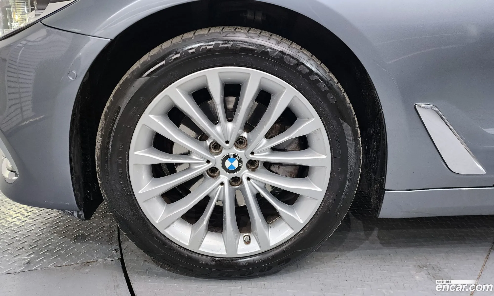 BMW 5 Series 2018 WBAJC5104JWE54340 — 2