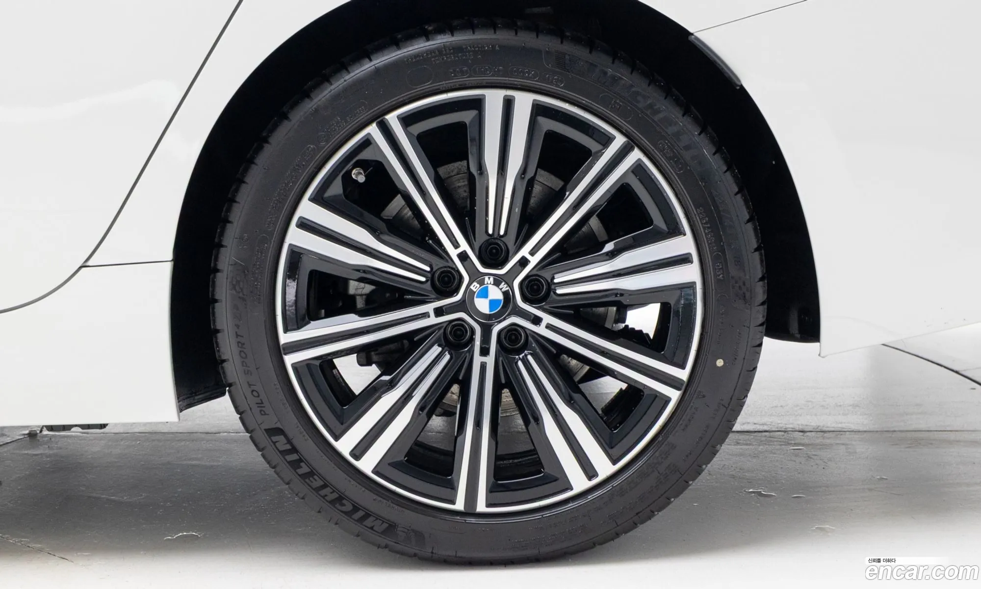BMW 3 Series 2025 — 8