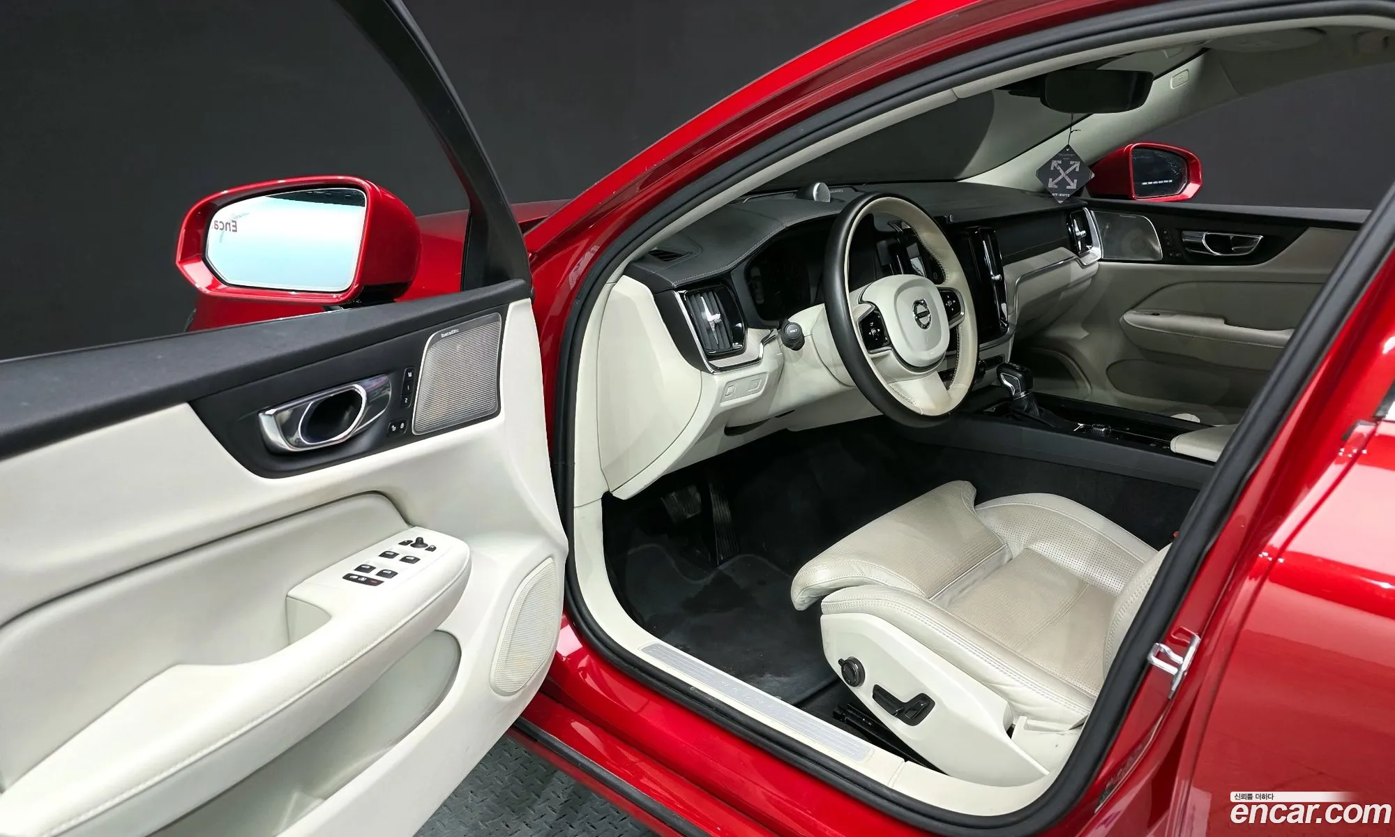 Volvo S60 2020 7JRZS102DLG063007 — 18