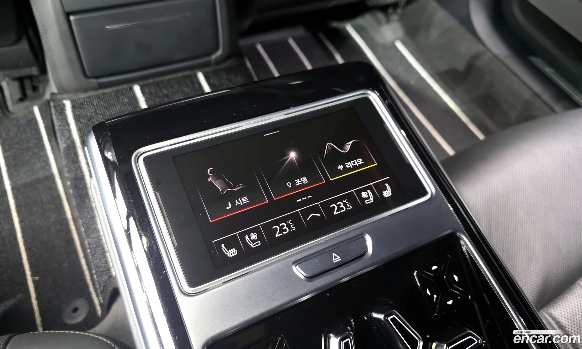 Audi A8 2021 WAUZZZF80MN005168 — 18