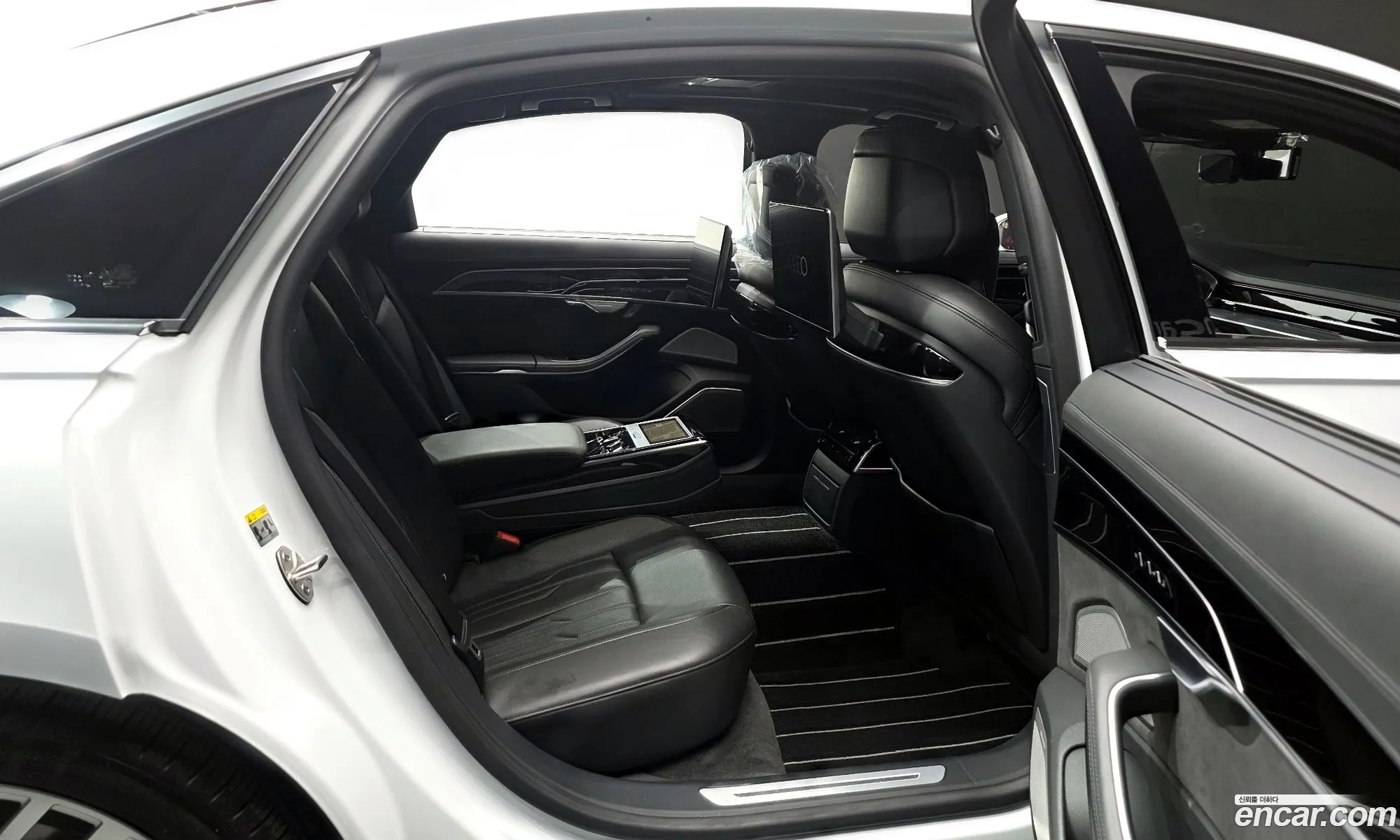 Audi A8 2021 WAUZZZF80MN005168 — 4