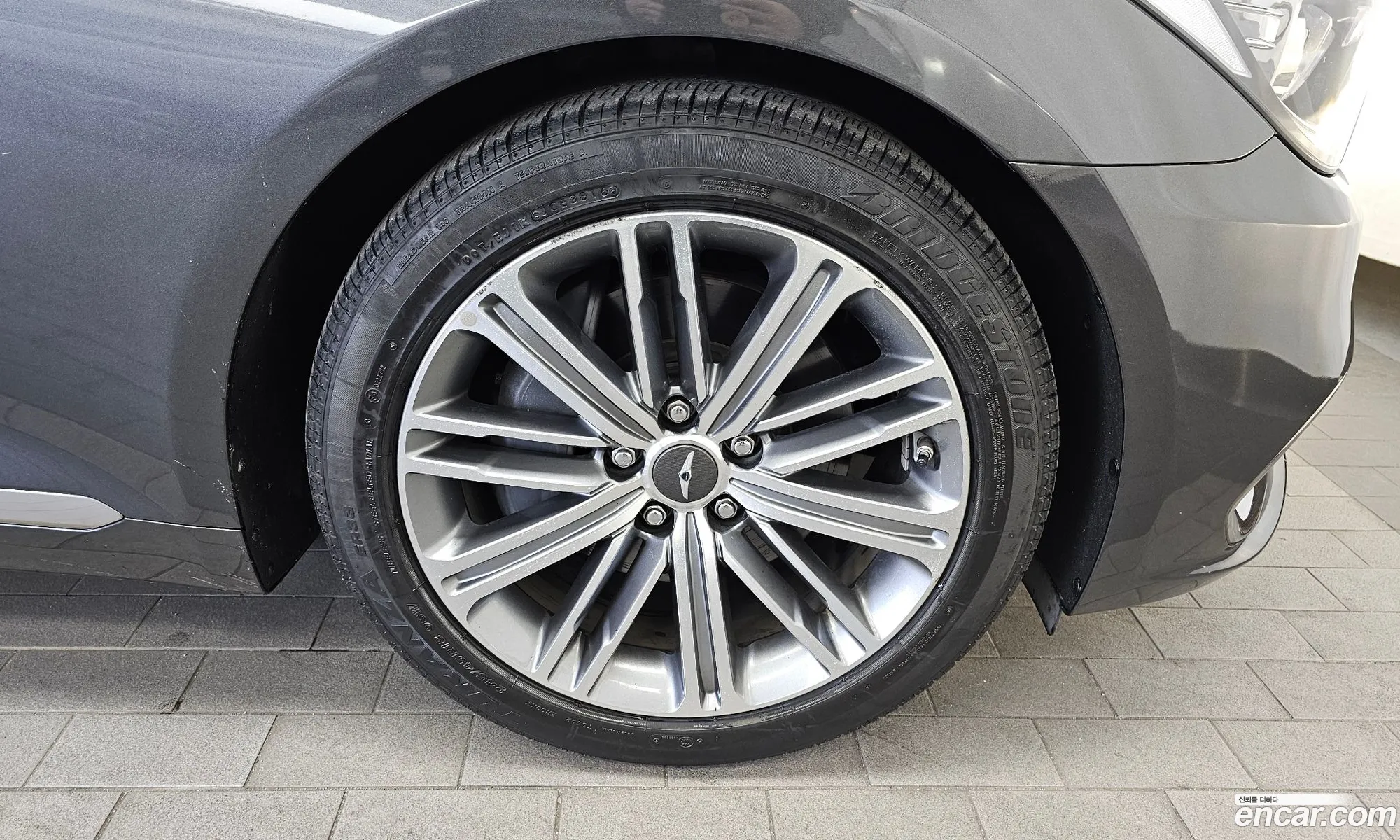 Genesis G80 2016 — 12