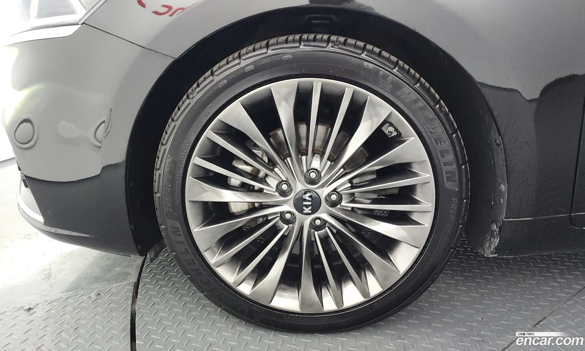 Kia K7 2017 — 7