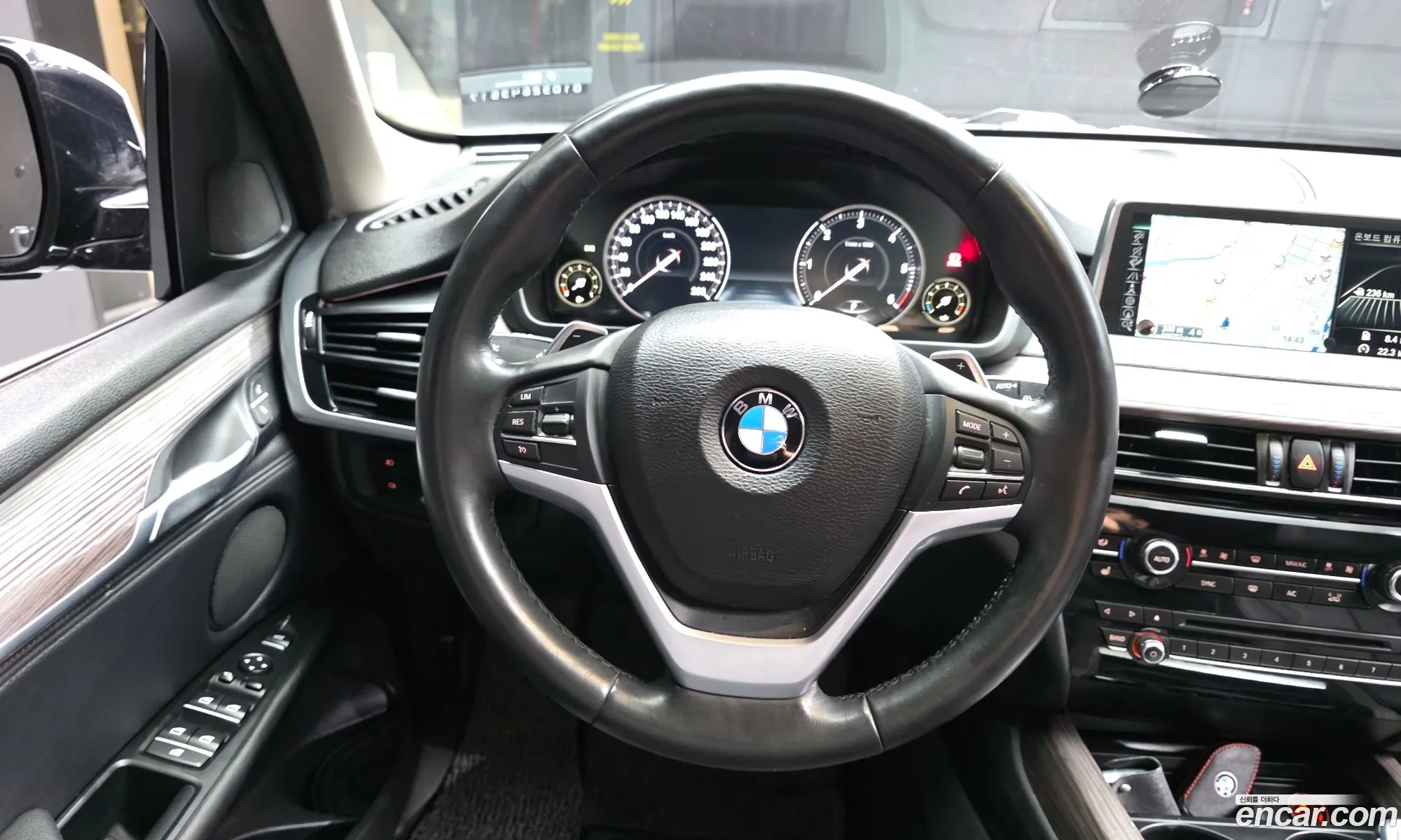 BMW X5 2016 — 19