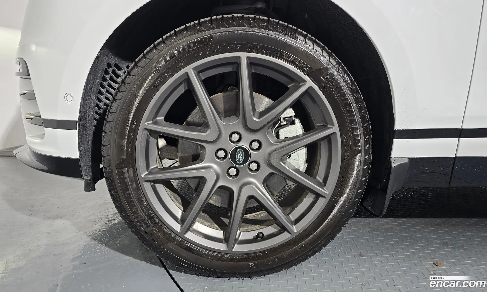 Land Rover Range Rover Velar 2025 SALYA2BU4SA810765 — 12