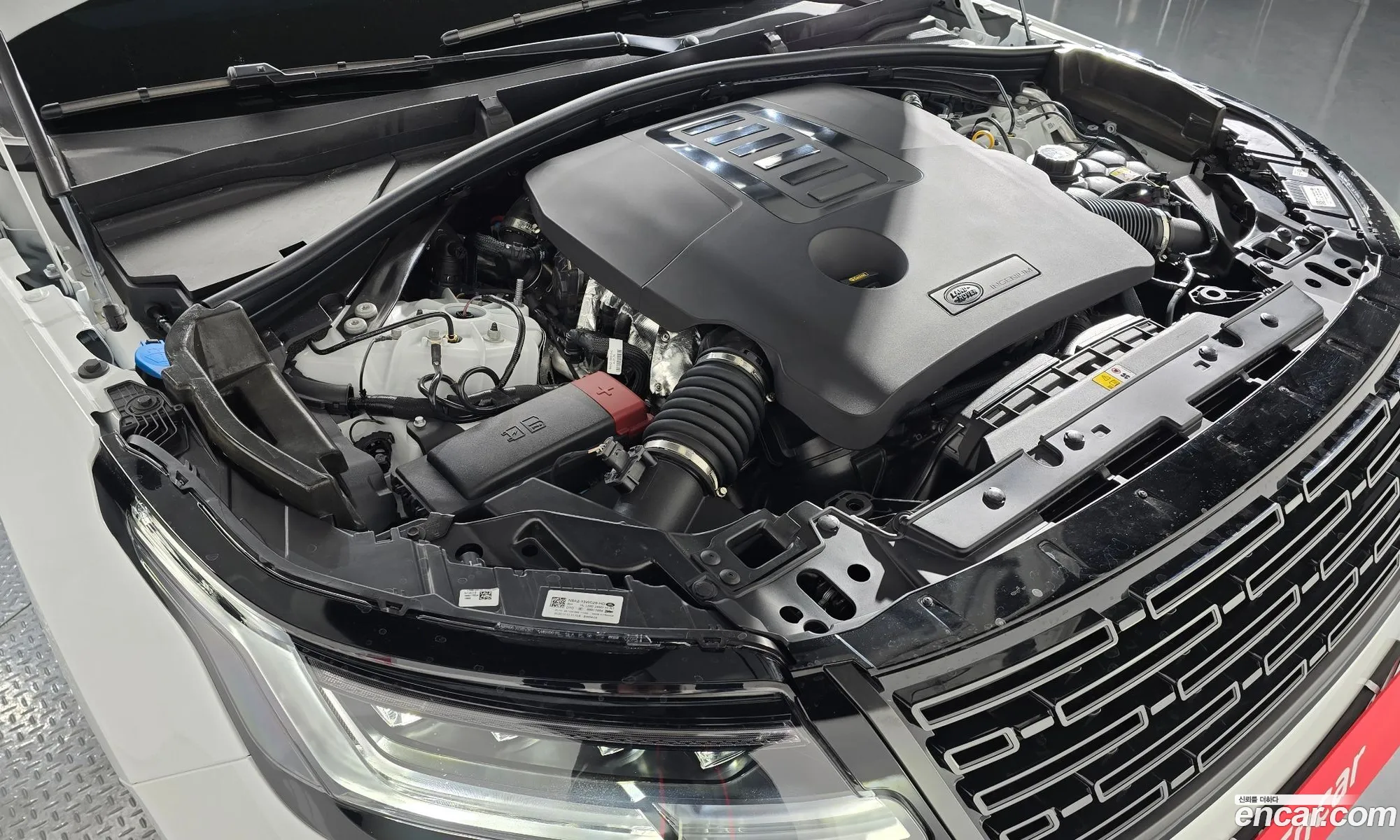Land Rover Range Rover Velar 2025 SALYA2BU4SA810765 — 5