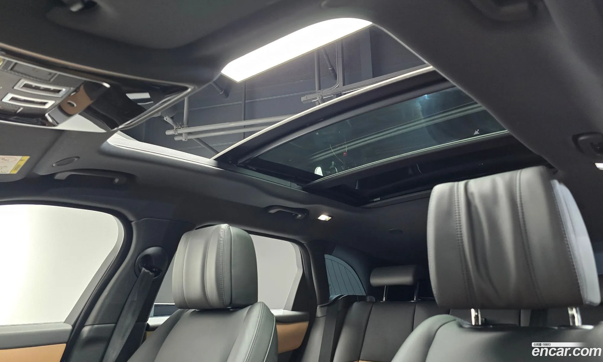 Land Rover Range Rover Velar 2025 SALYA2BU4SA810765 — 18