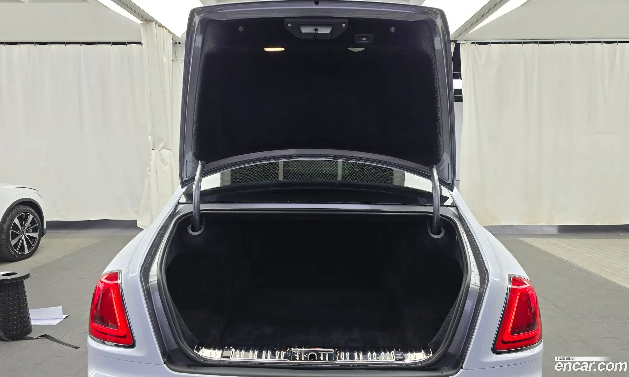 Rolls-Royce Ghost 2019 SCA664L06KUX70668 — 4