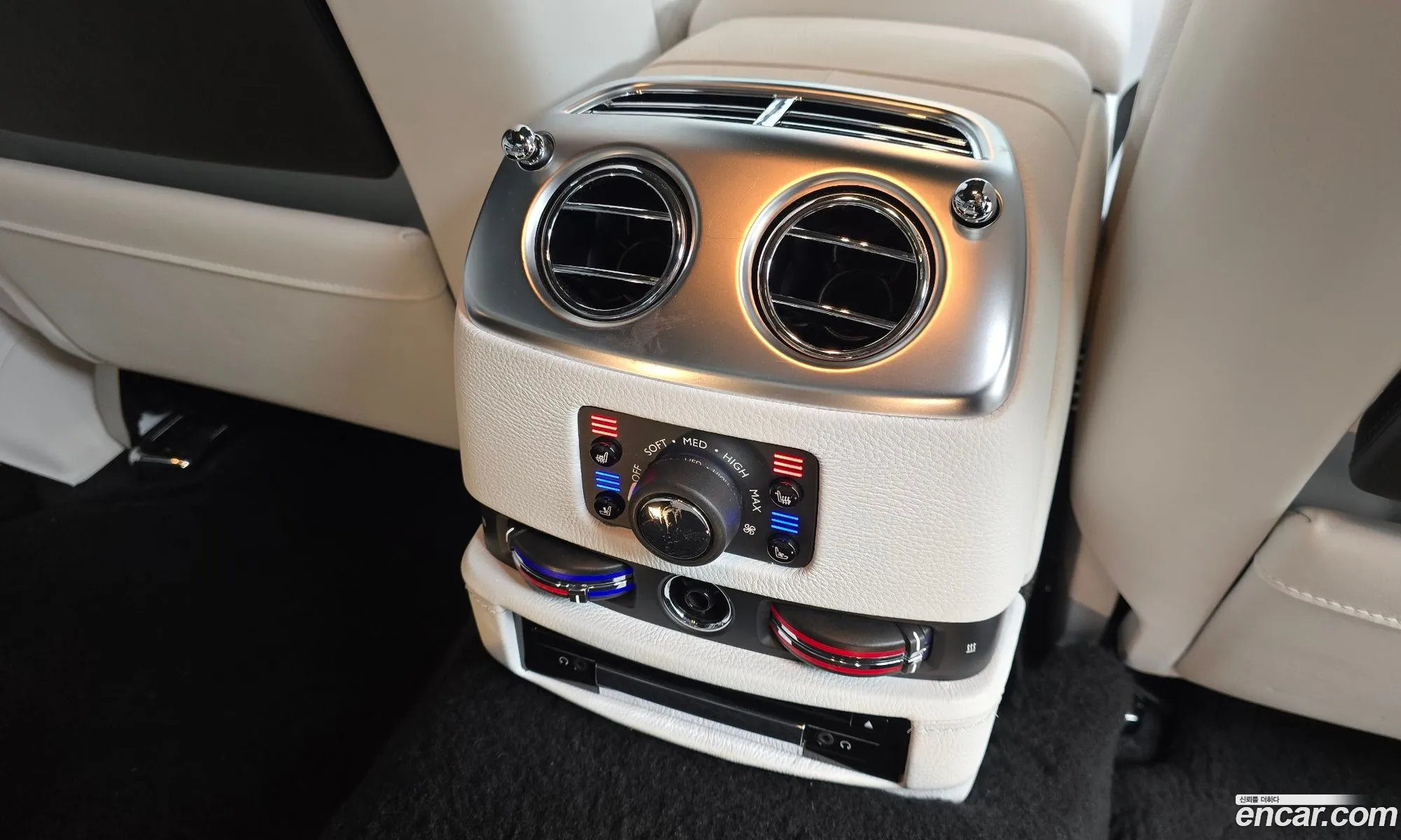 Rolls-Royce Ghost 2019 SCA664L06KUX70668 — 7