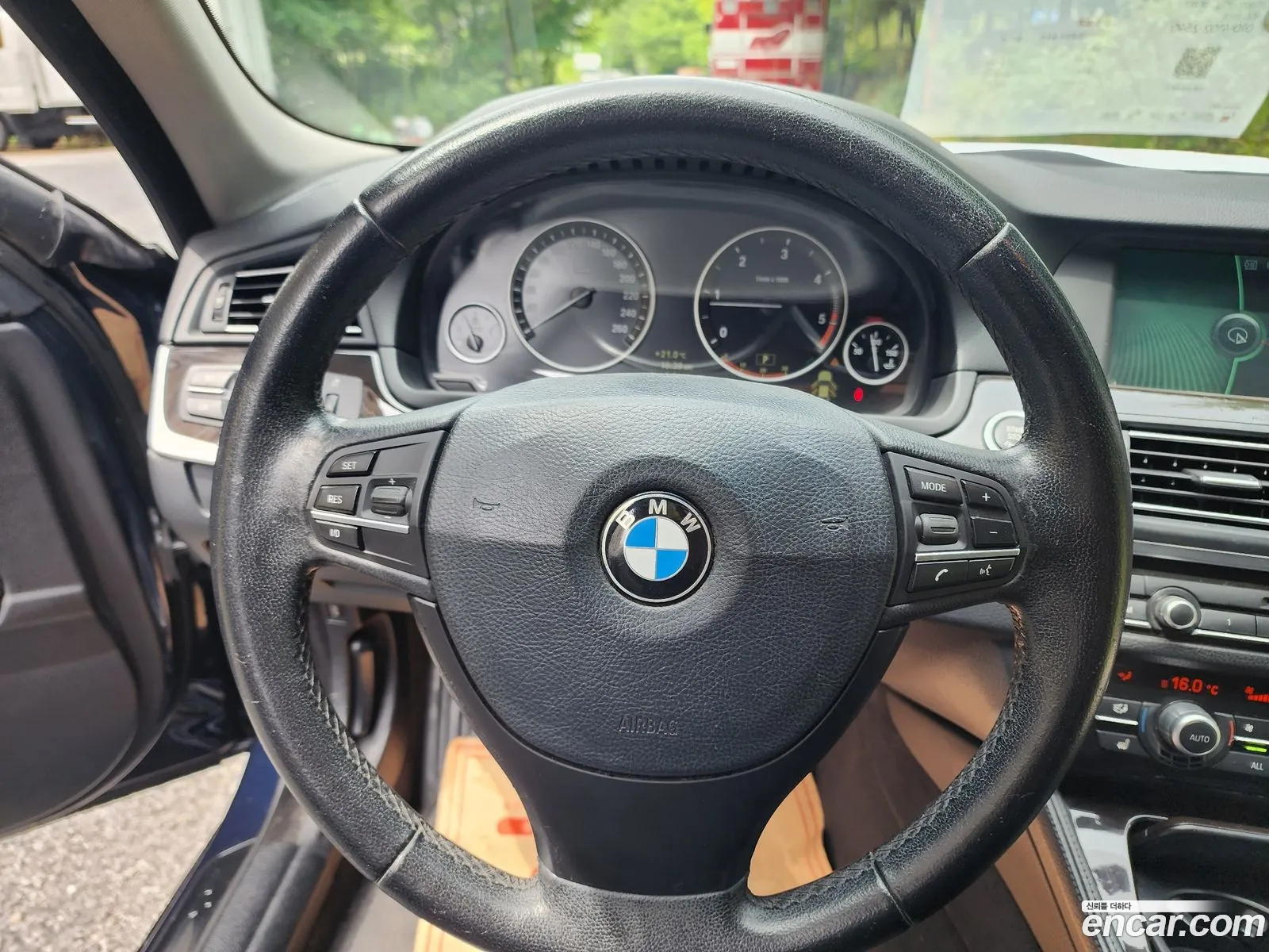 BMW 5 Series 2011 — 6