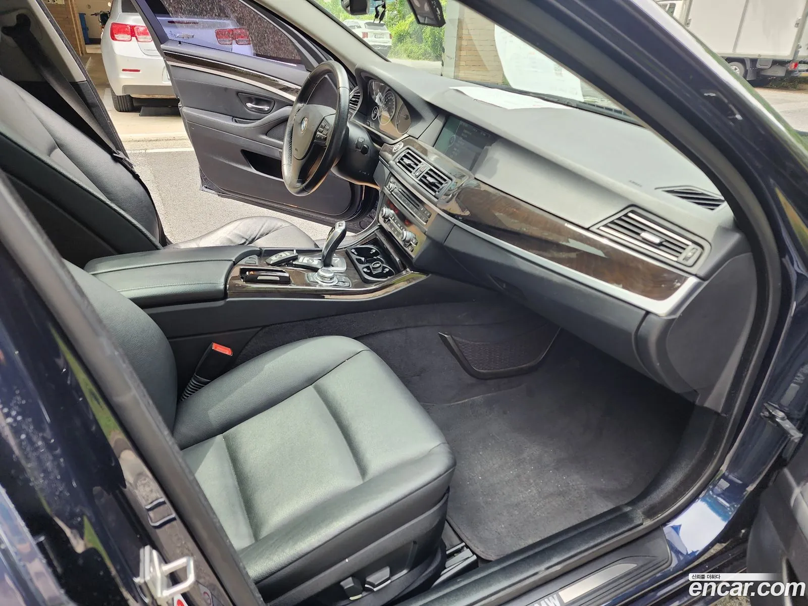 BMW 5 Series 2011 — 8