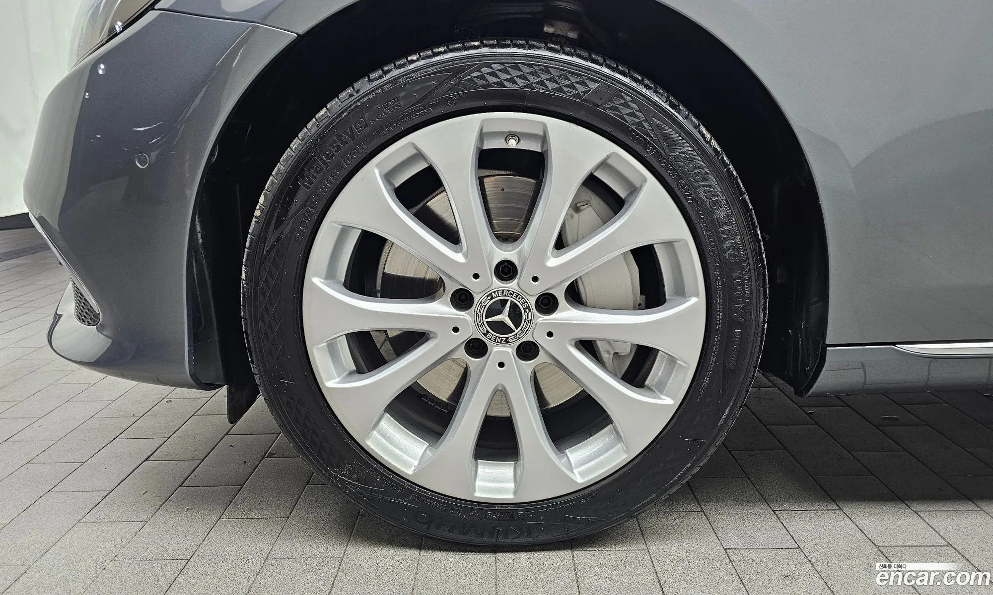 Mercedes-Benz E-Class W213 2017 WDDZF4JB5HA253405 — 17