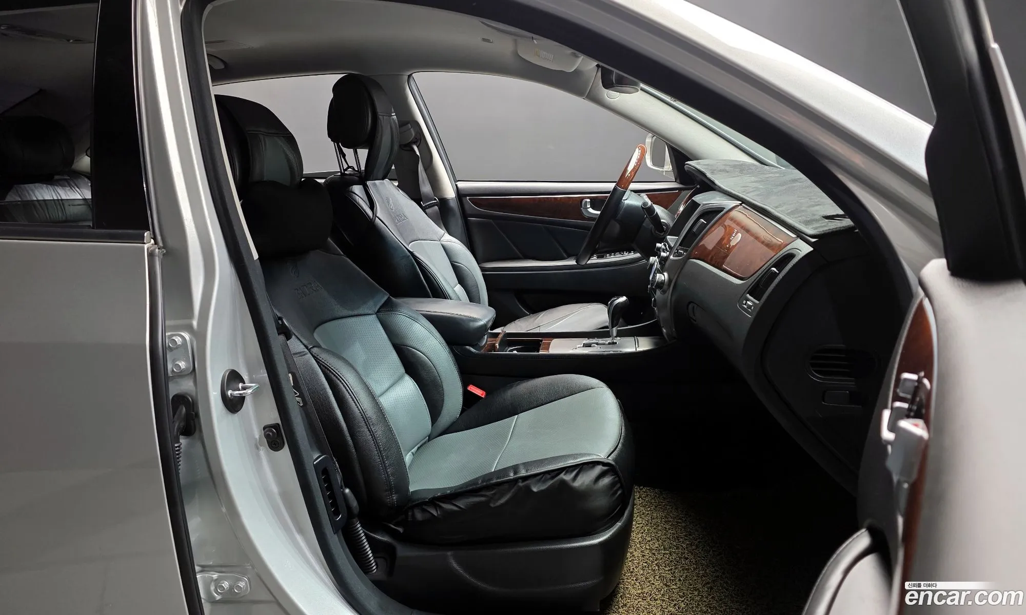 Hyundai Equus 2011 — 19