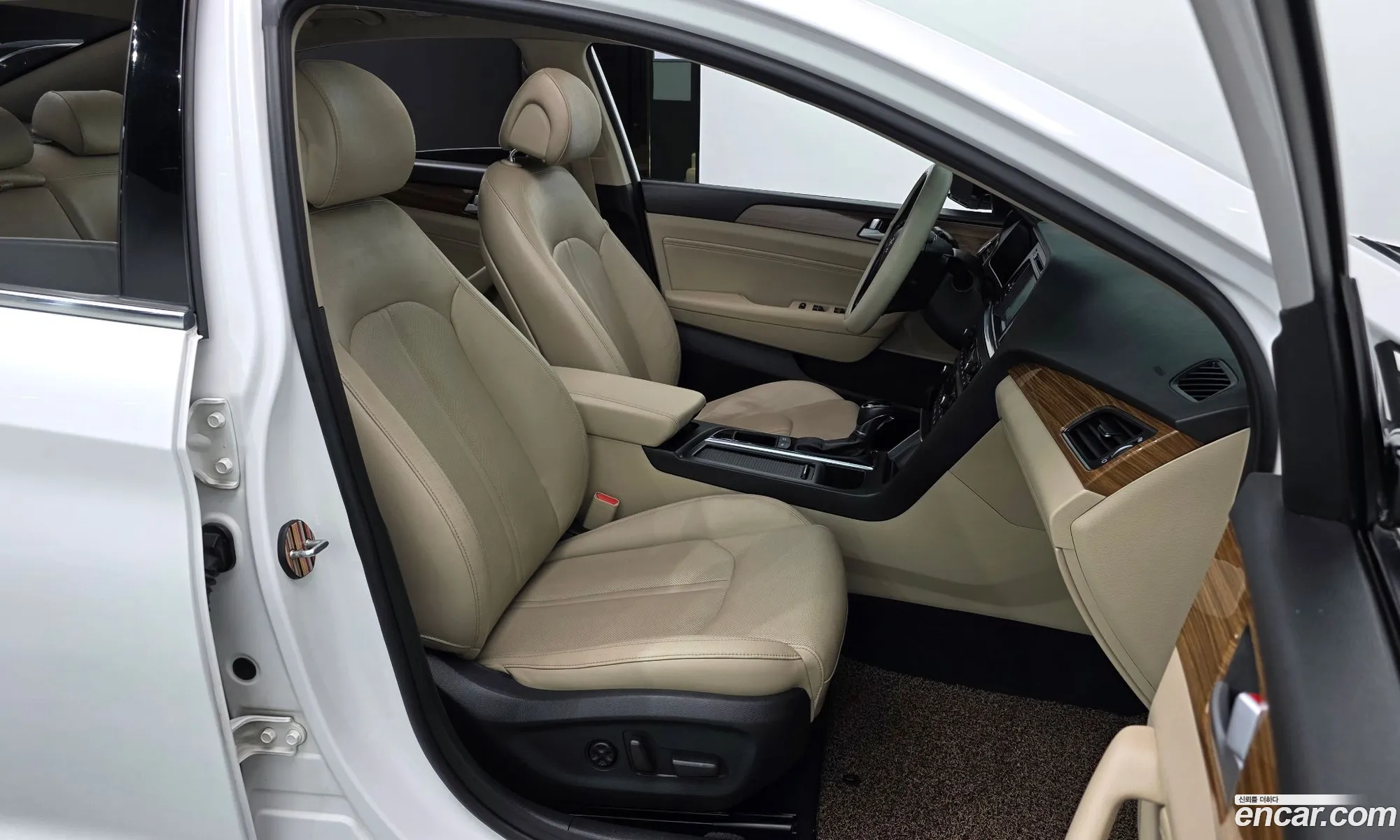 Hyundai LF Sonata 2014 — 6
