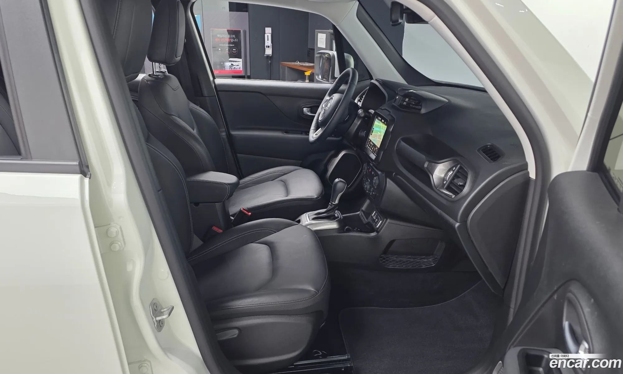 Jeep Renegade 2022 — 16