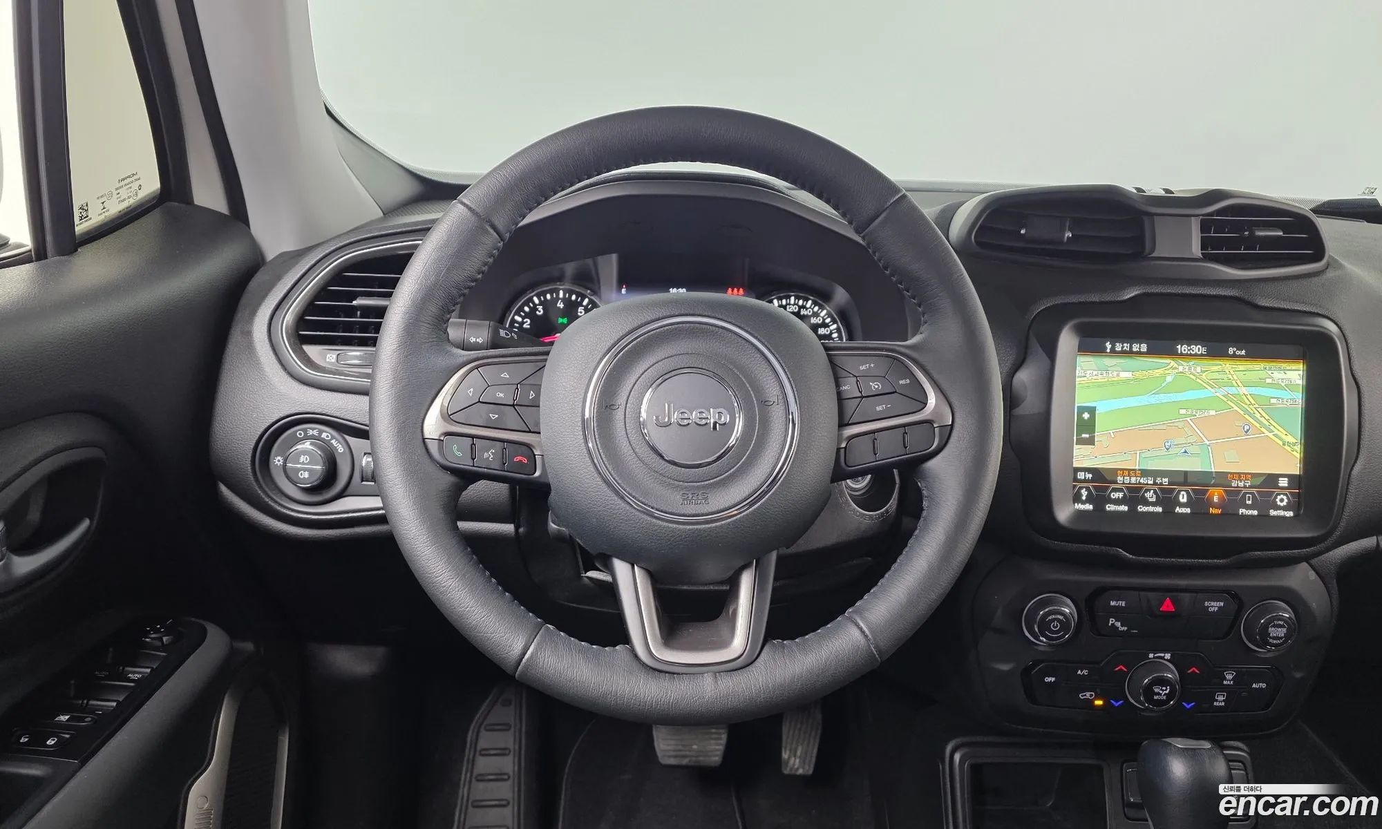 Jeep Renegade 2022 — 17