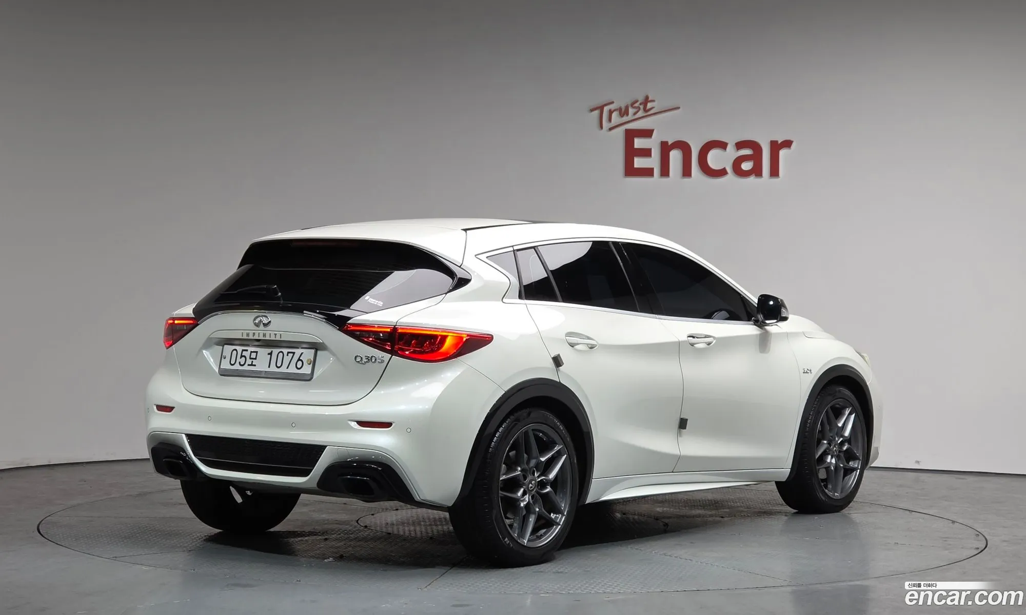 Infiniti Q30 2017 SJKCH53E6HA028186 — 17