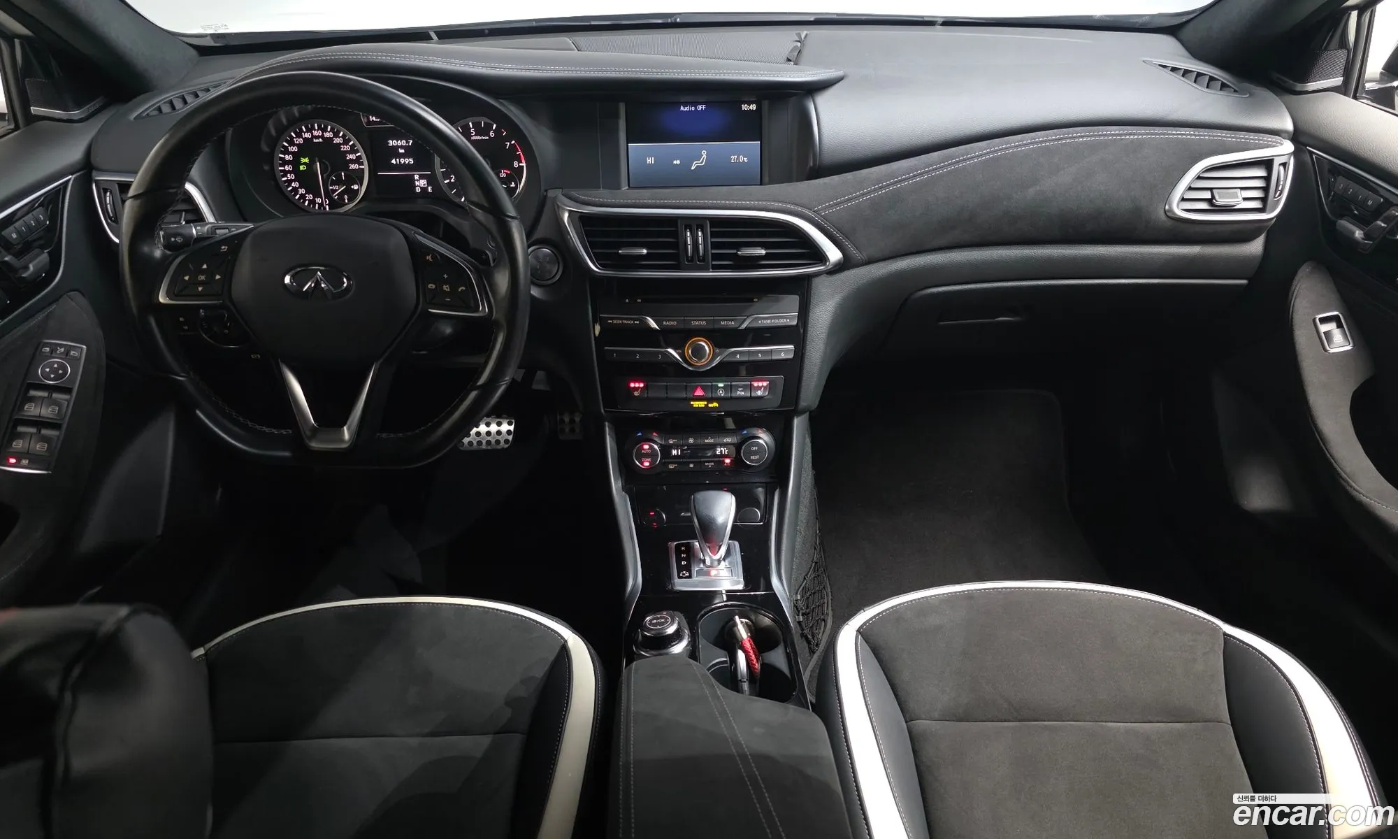 Infiniti Q30 2017 SJKCH53E6HA028186 — 3