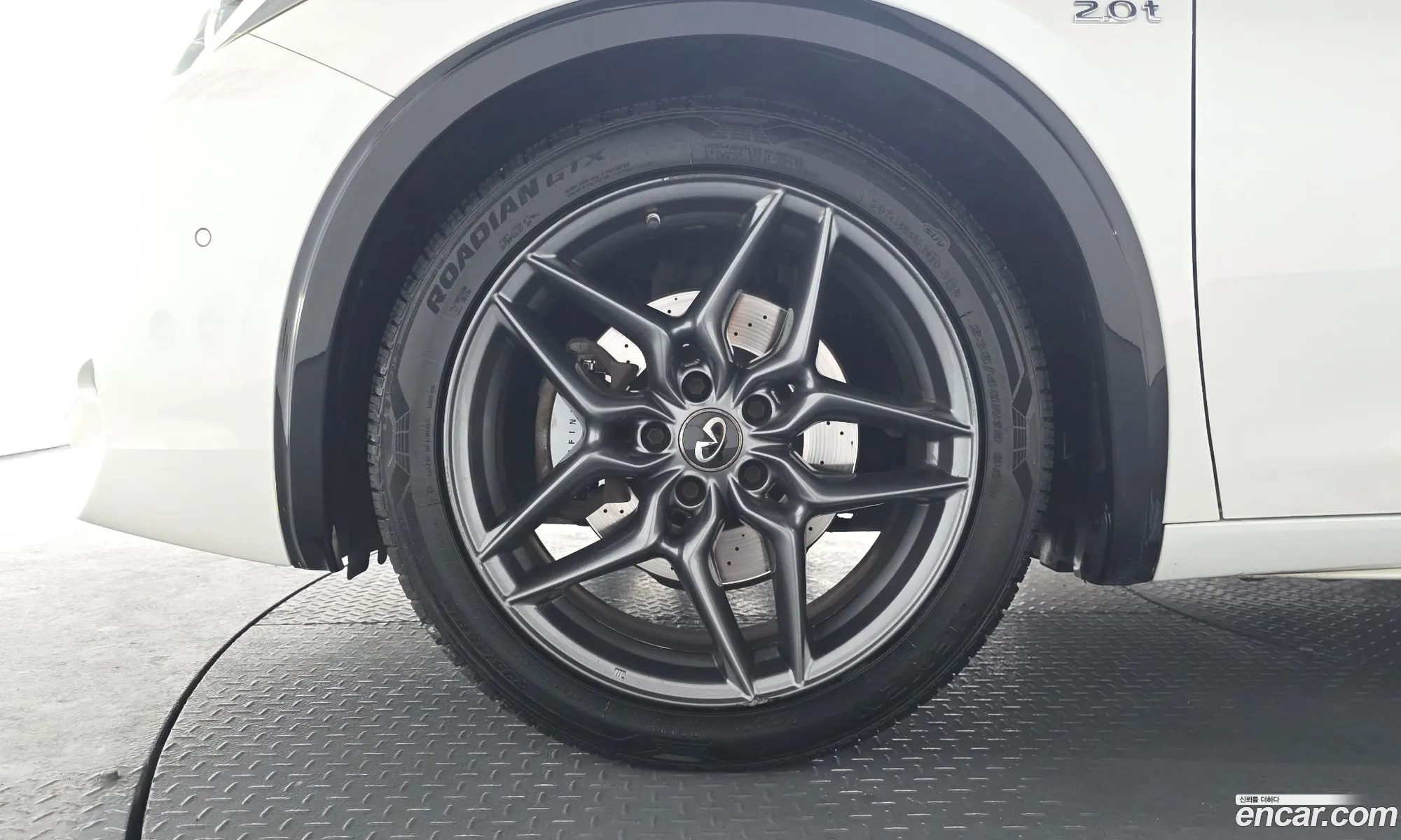 Infiniti Q30 2017 SJKCH53E6HA028186 — 4