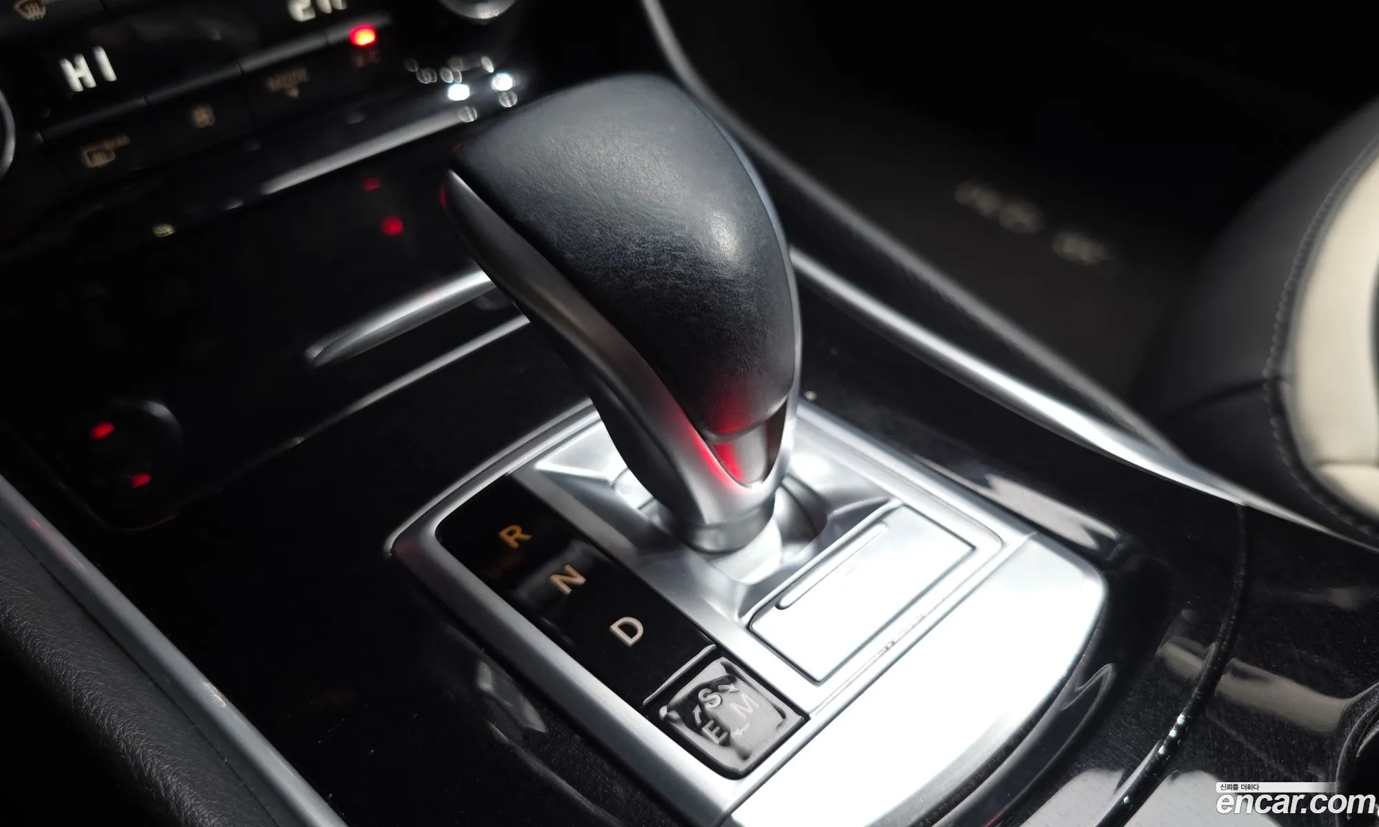 Infiniti Q30 2017 SJKCH53E6HA028186 — 15
