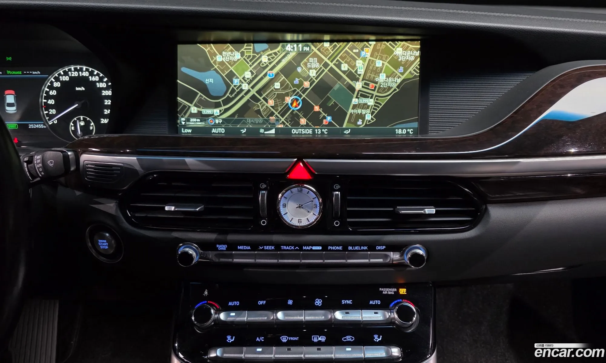 Genesis EQ900 2016 — 13