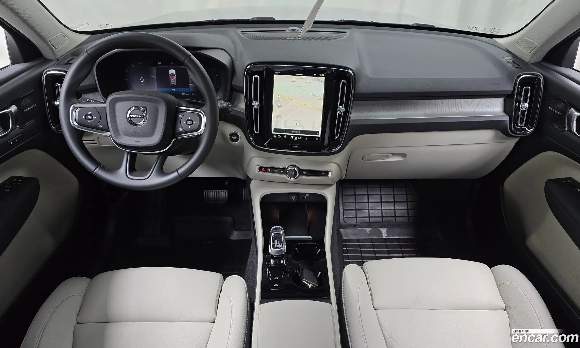 Volvo XC40 2024 — 3