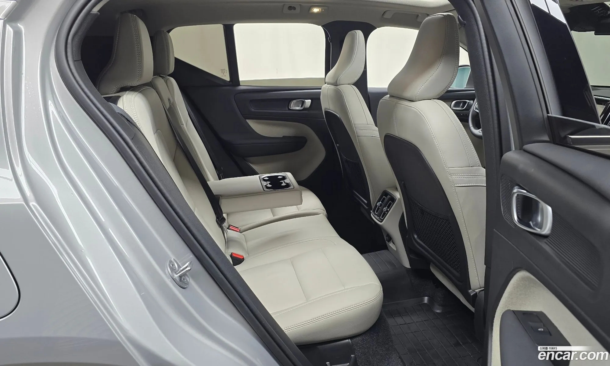 Volvo XC40 2024 — 12