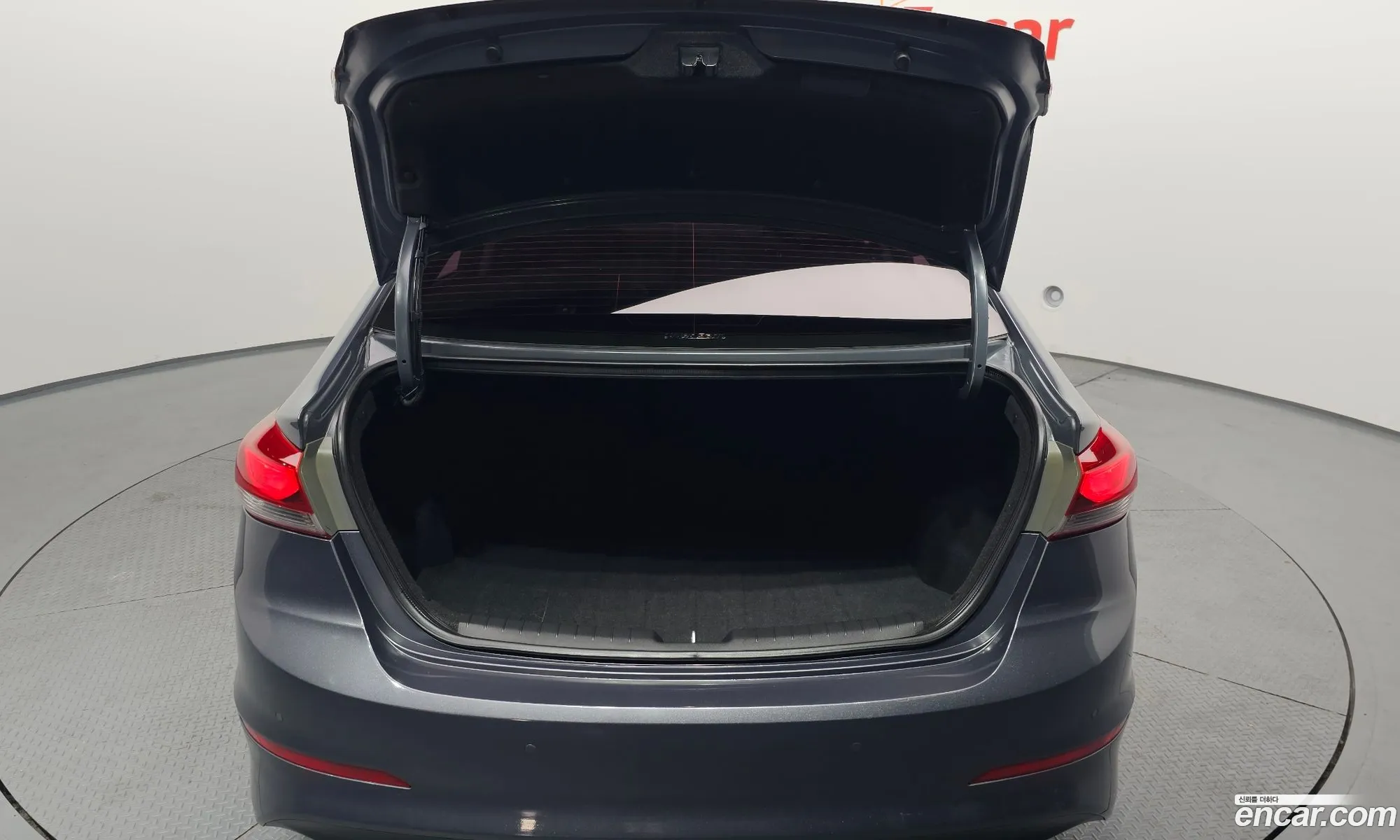 Hyundai Elantra AD 2017 — 18