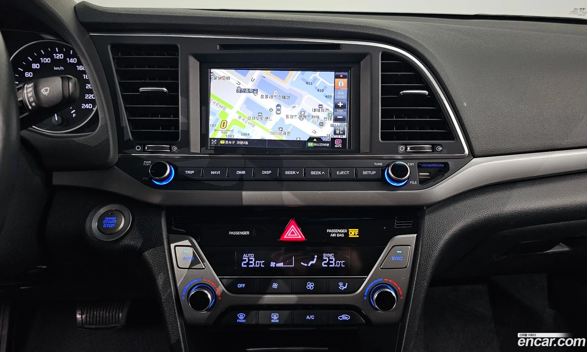 Hyundai Elantra AD 2017 — 10