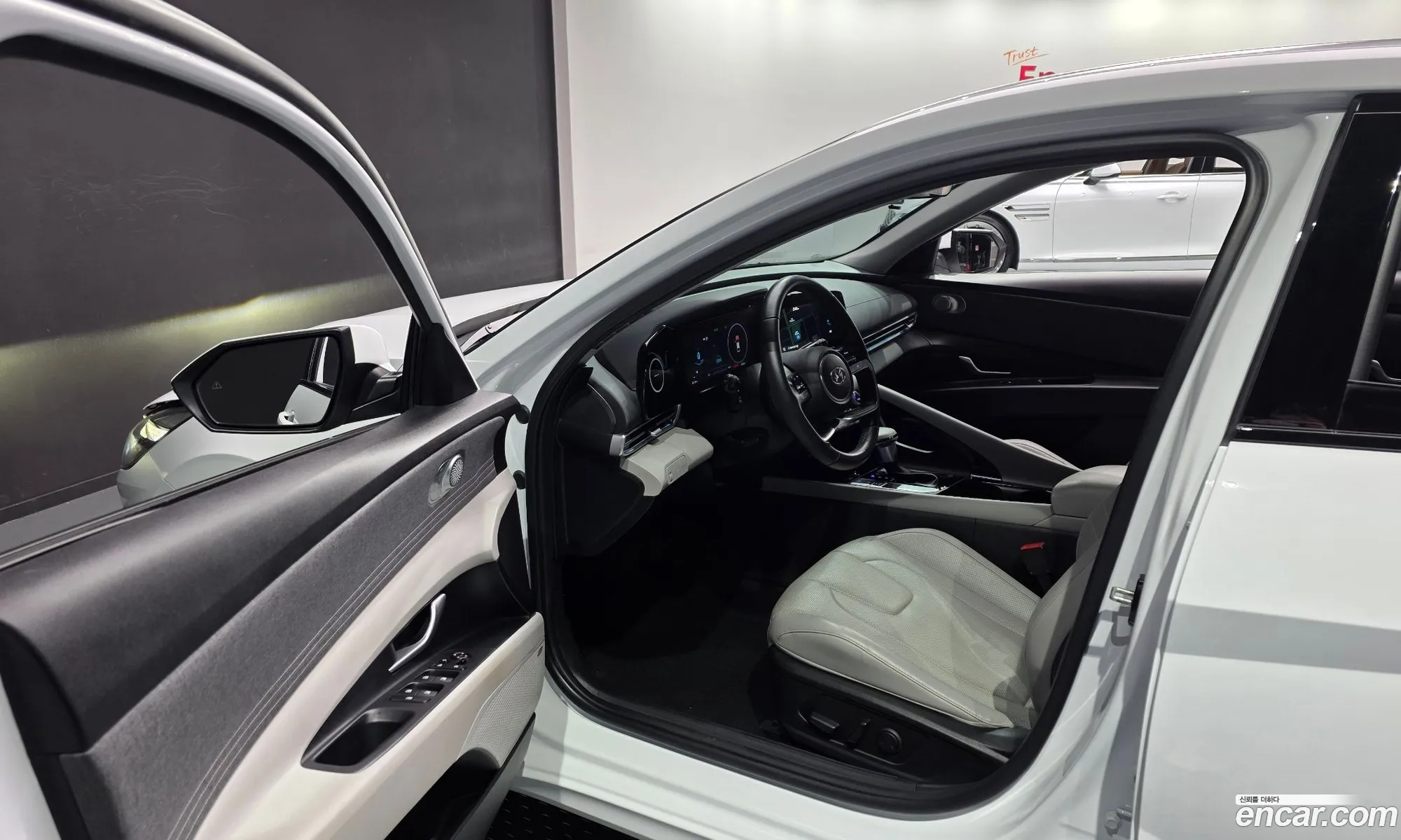 Hyundai Elantra 2021 — 12