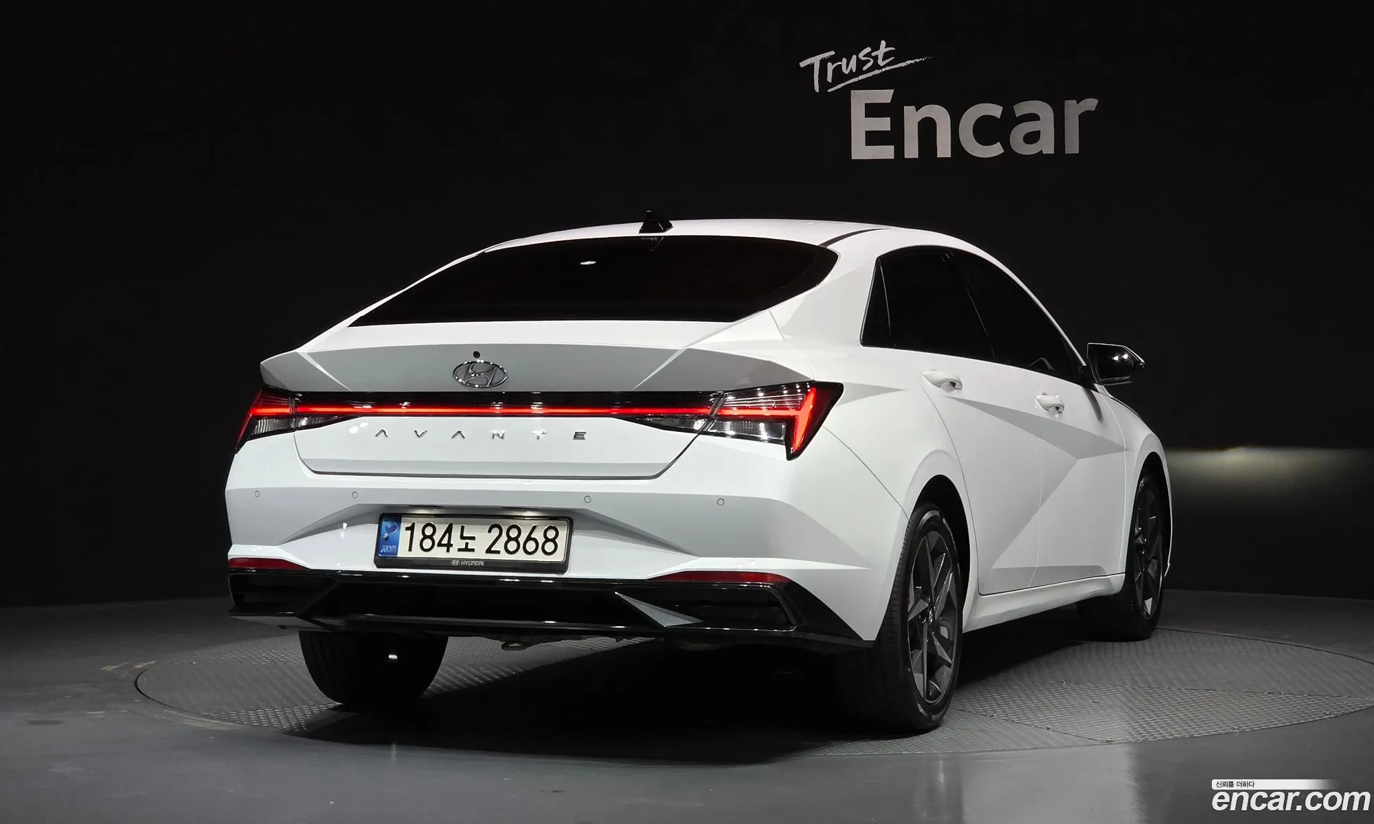 Hyundai Elantra 2021 — 17