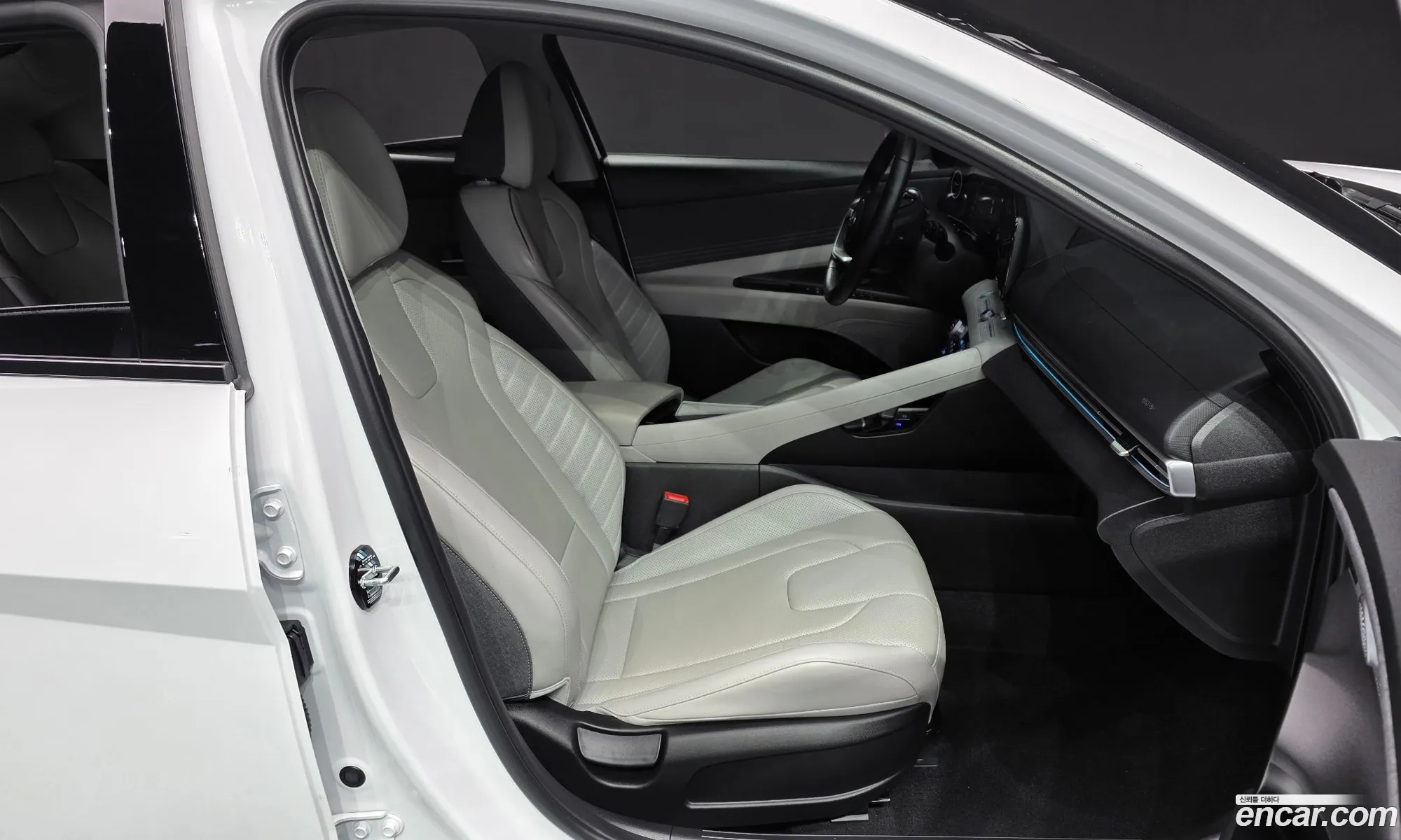 Hyundai Elantra 2021 — 16