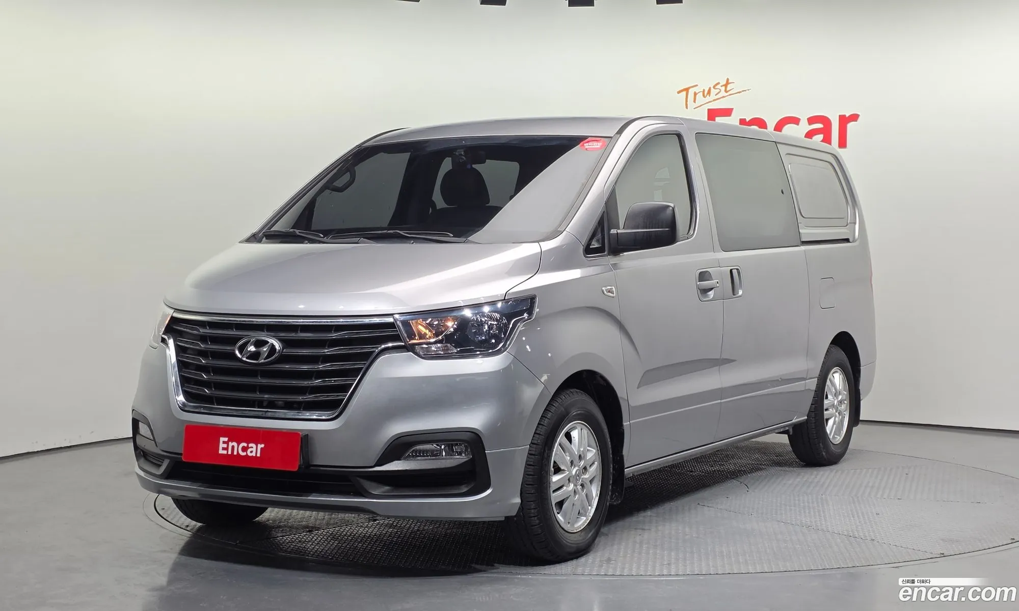Hyundai Grand Starex 2021 — 17