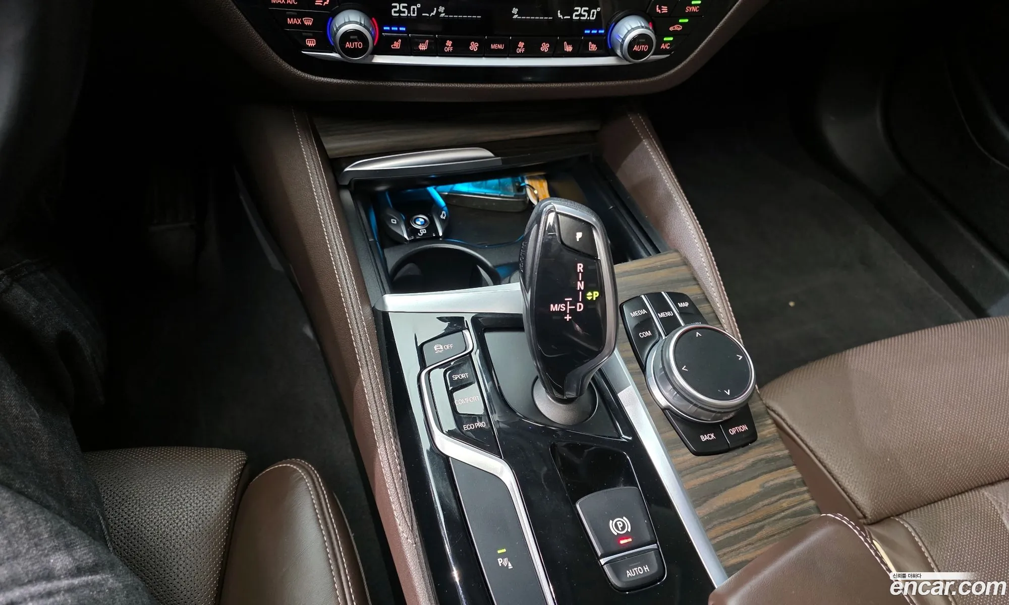 BMW 5 Series 2018 WBAJD9106JWC83546 — 11