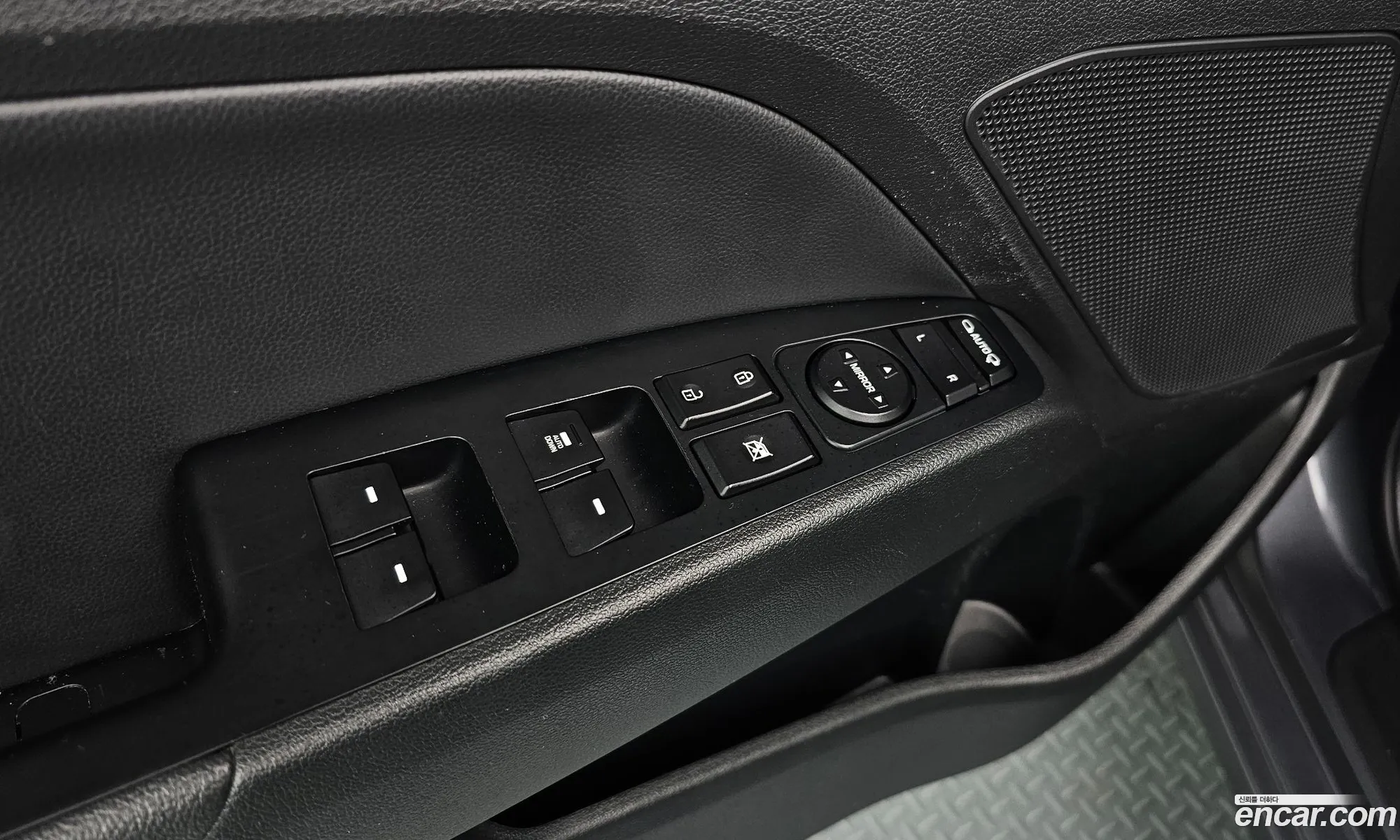 Hyundai Elantra AD 2017 — 15