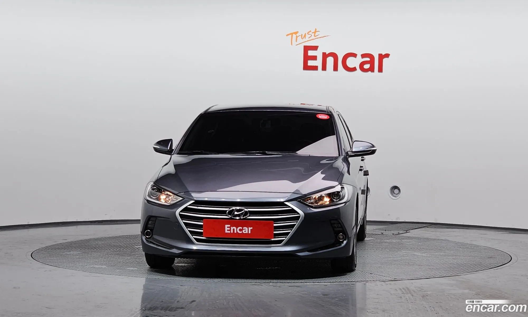 Hyundai Elantra AD 2017 — 12