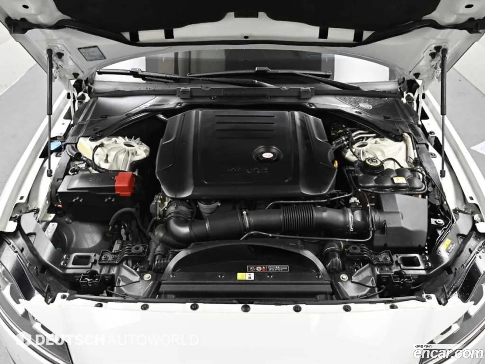Jaguar XF 2018 — 18