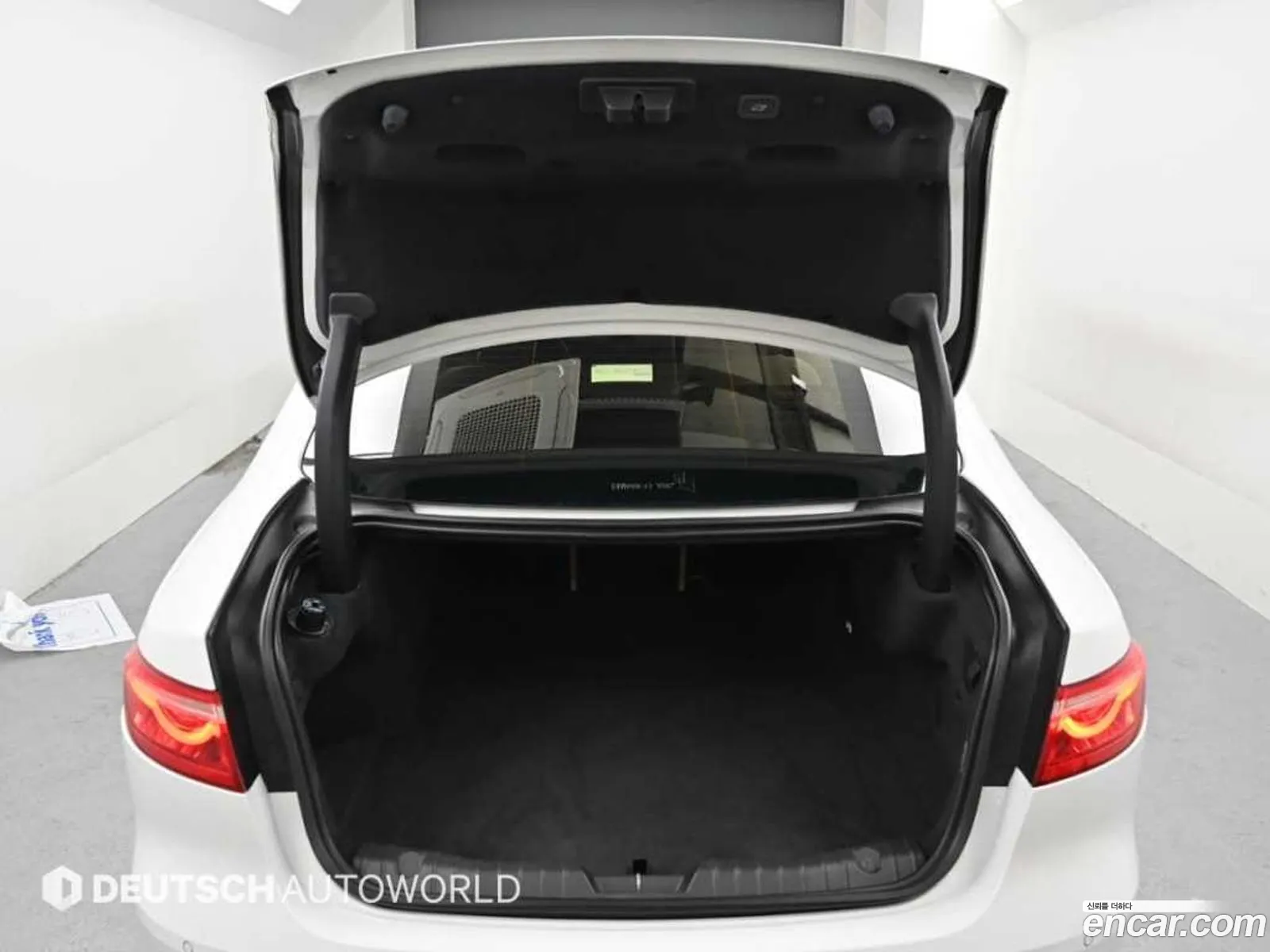 Jaguar XF 2018 — 15