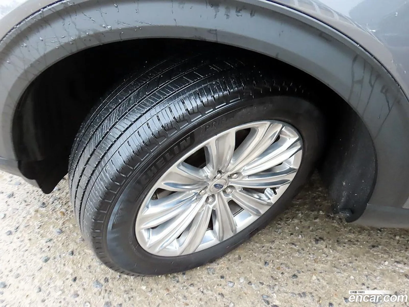 Ford Explorer 6th Gen 2021 — 4