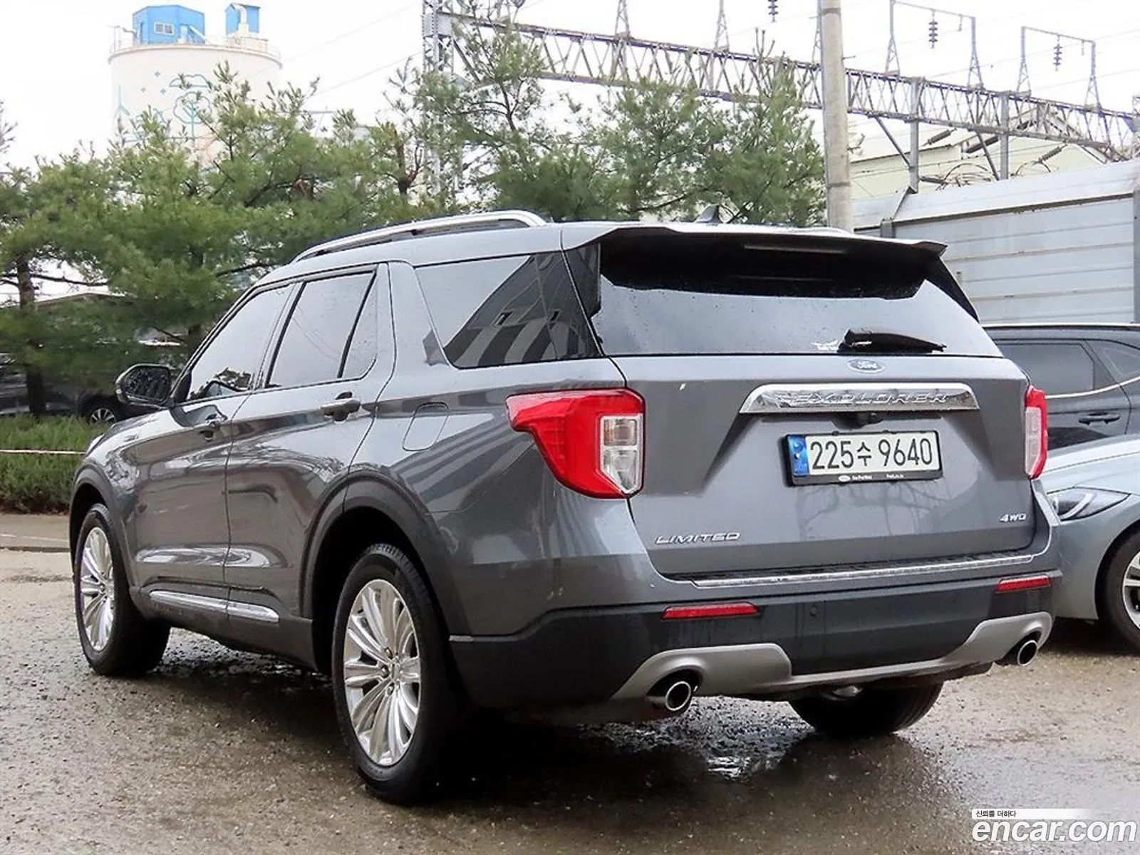 Ford Explorer 6th Gen 2021 — 3