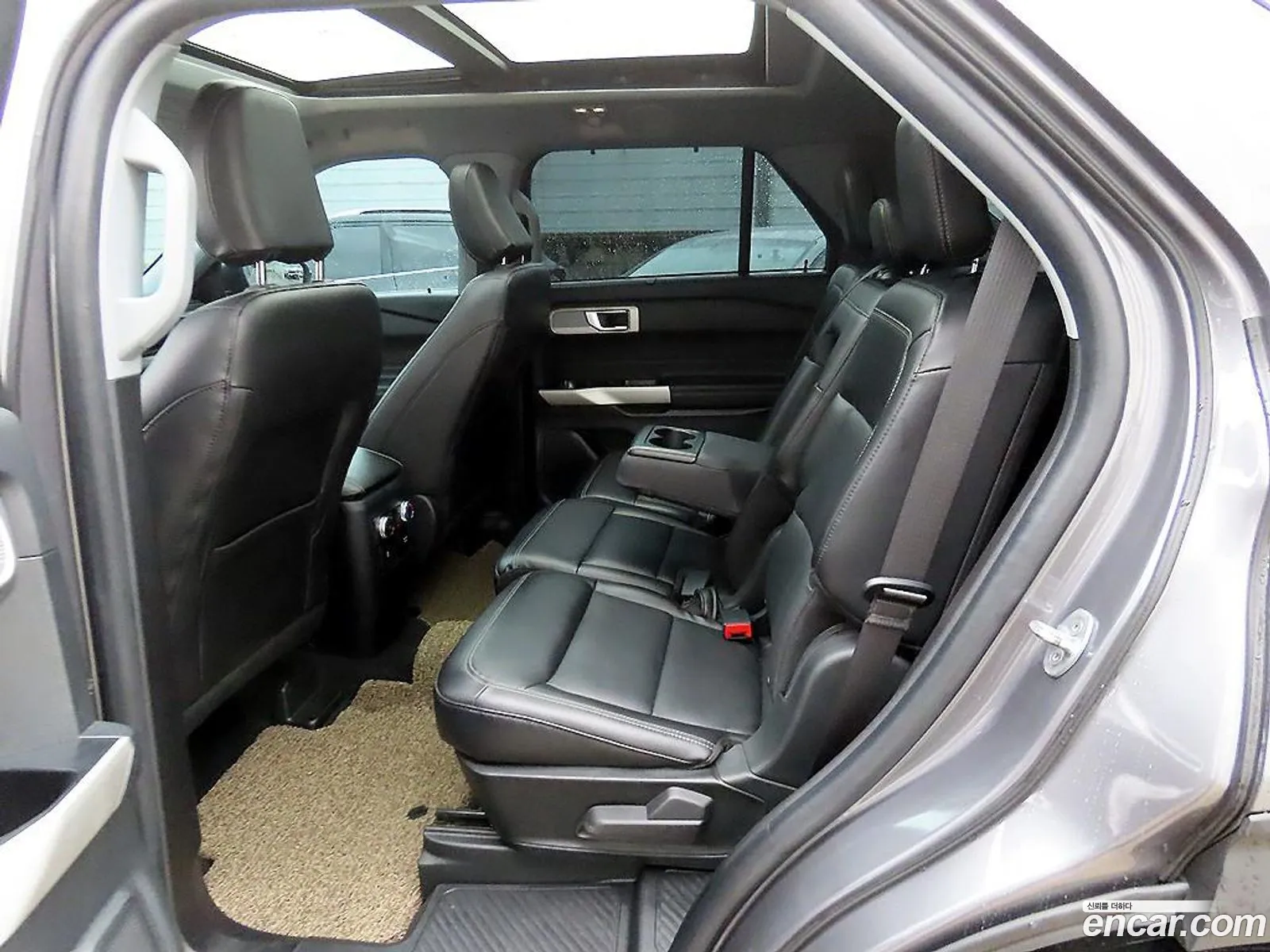 Ford Explorer 6th Gen 2021 — 17