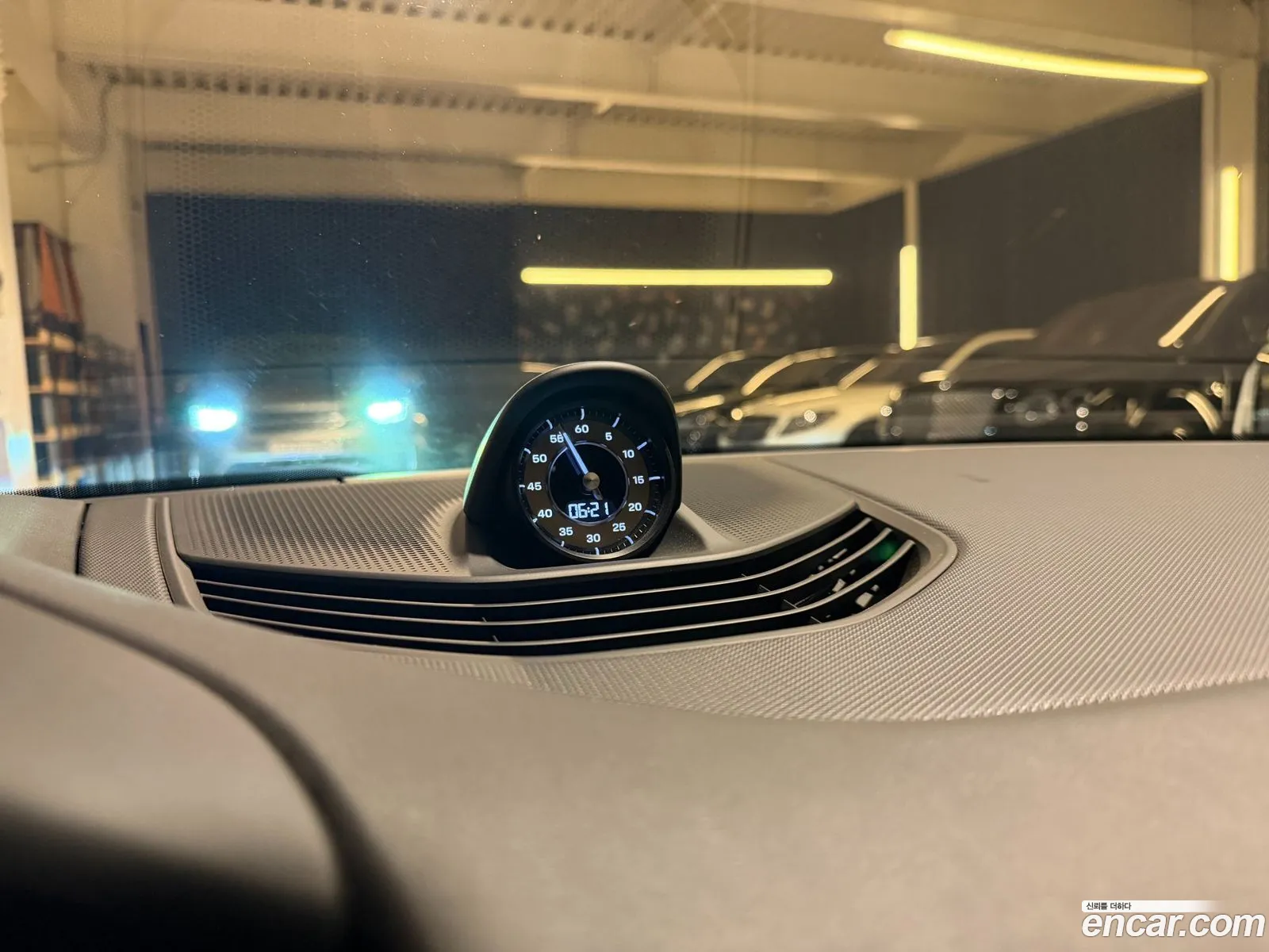 Porsche Taycan 2023 — 12