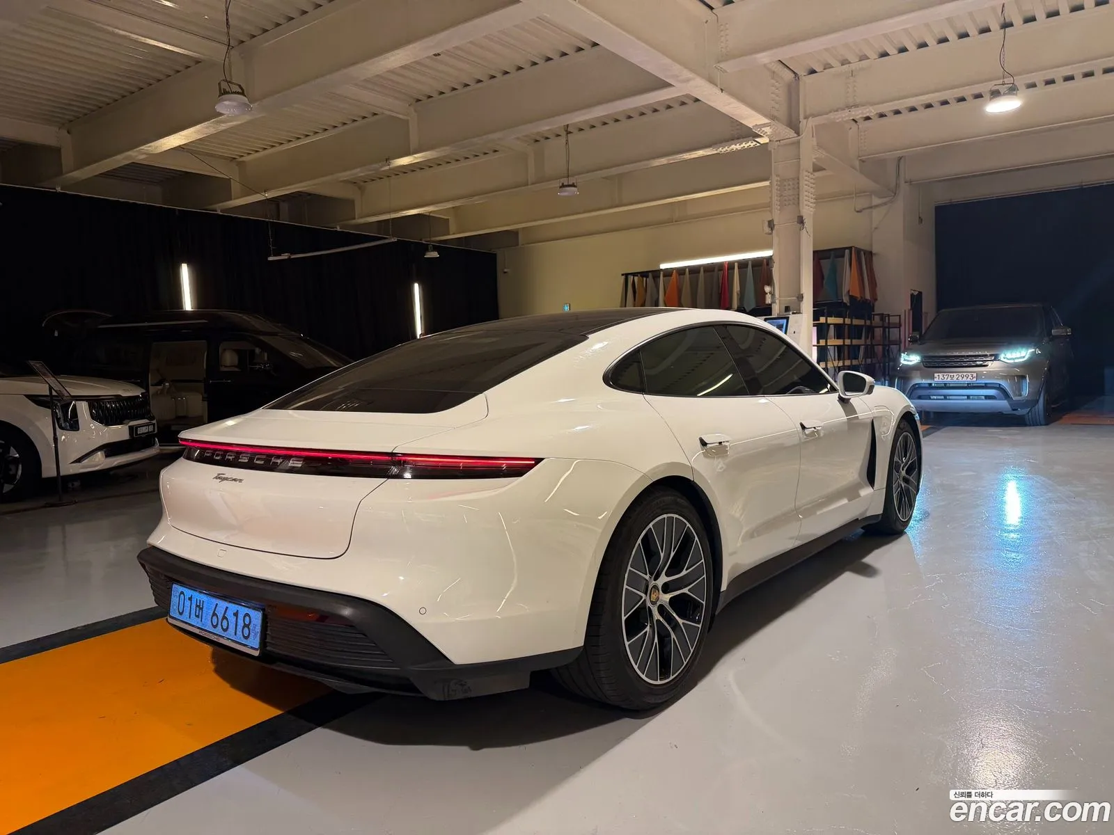 Porsche Taycan 2023 — 4