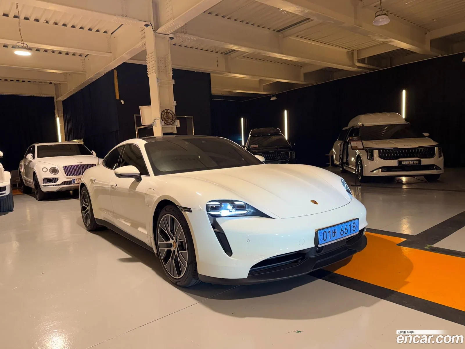 Porsche Taycan 2023 — 14
